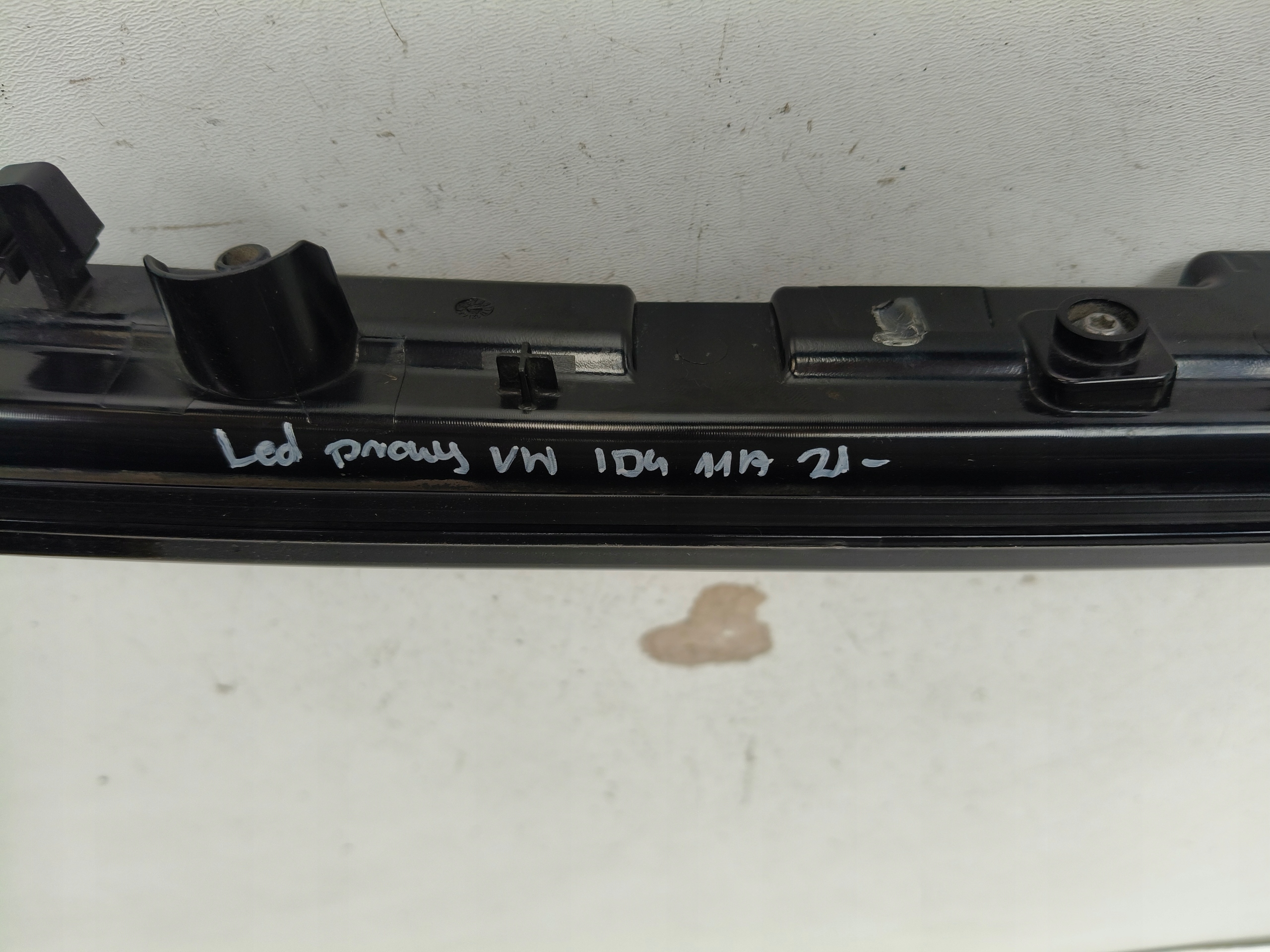 LED right LED VW ID4 11A 21