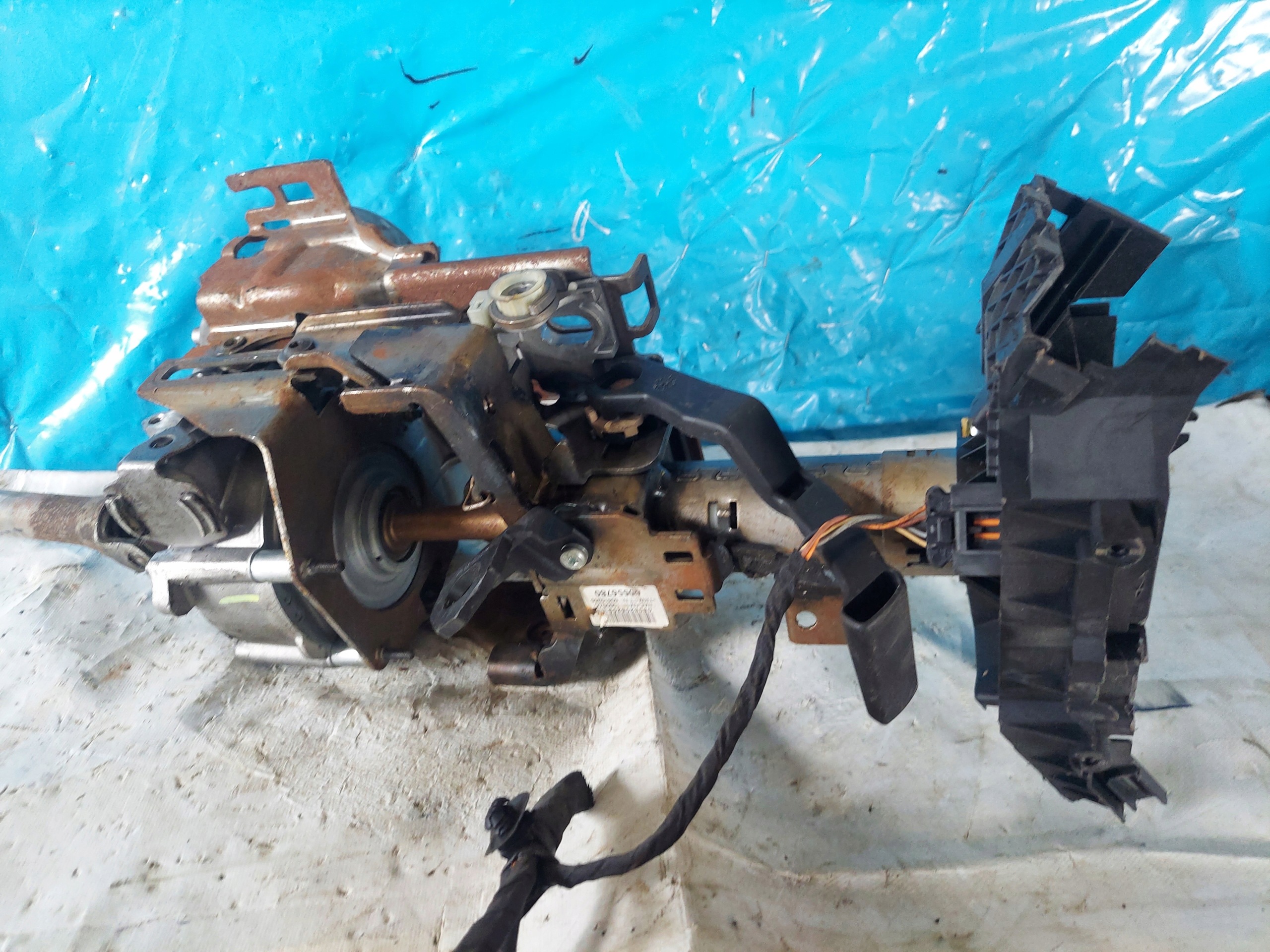 Lenkung elektrisch CLIO III 8200294978A