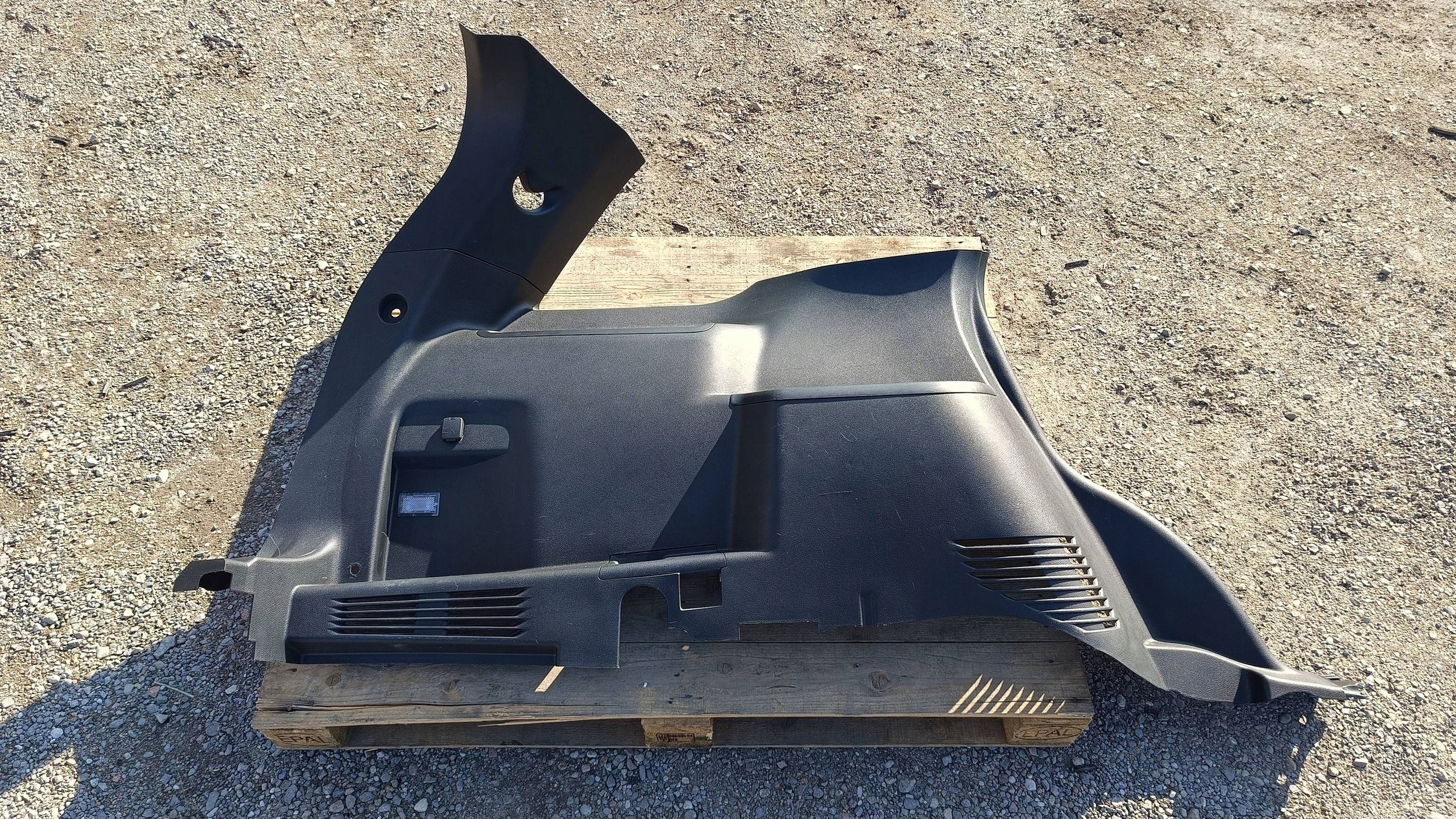 side upholstery side boot left left side Ford Explorer V 2011