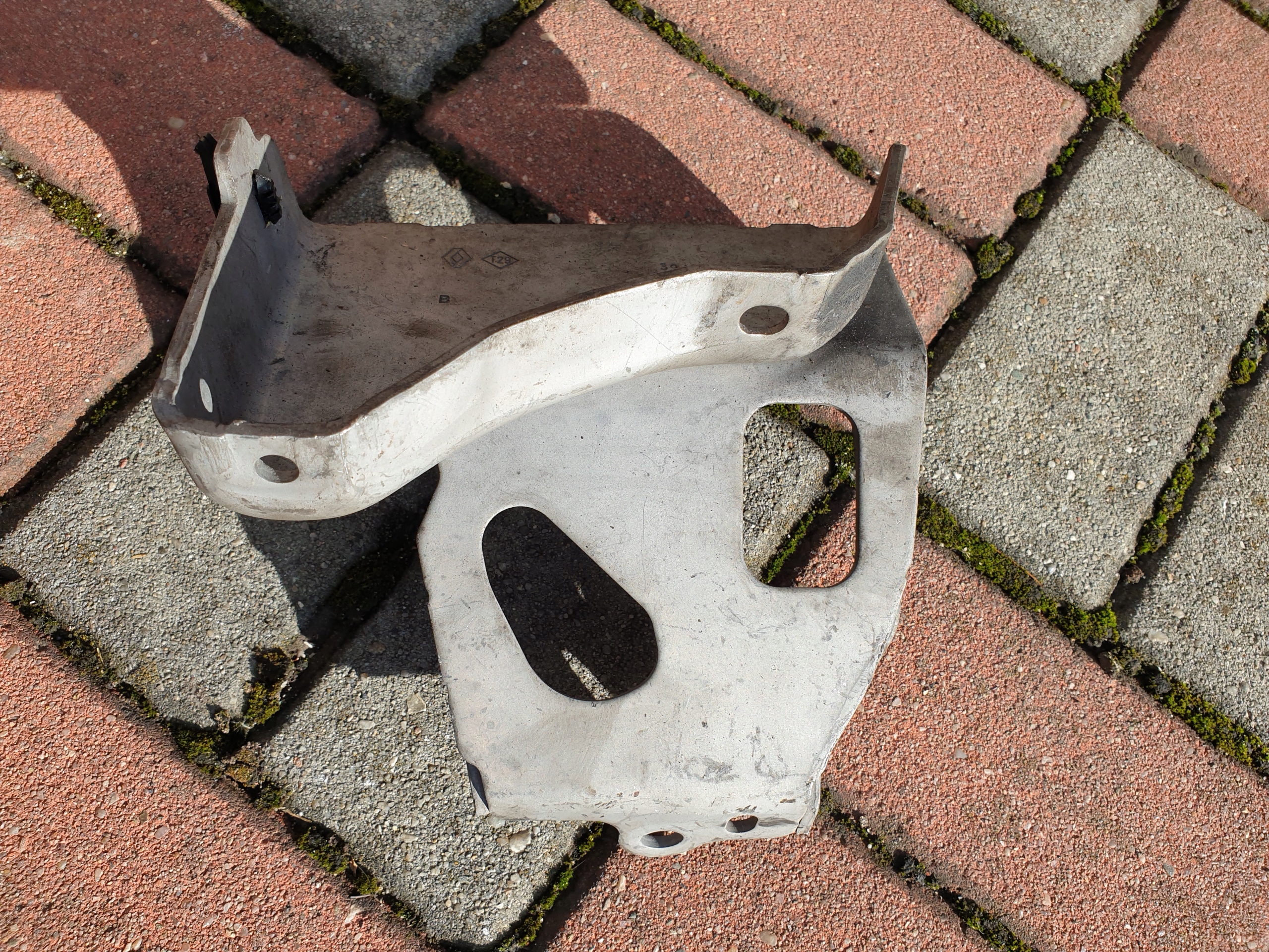 holder engine mount RENAULT MEGANE SCENIC III 1.4 TCE 208170001R