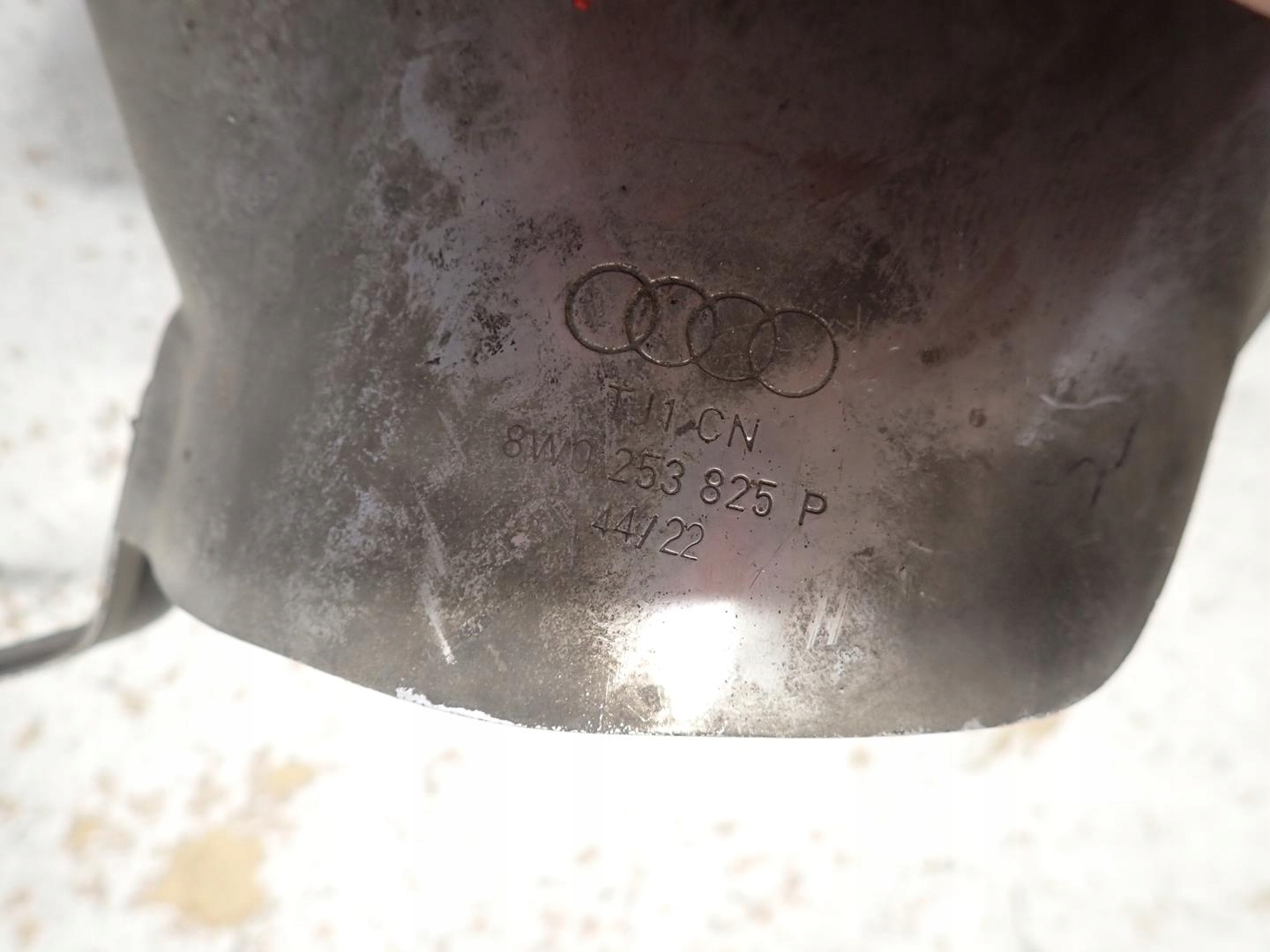 TERMINALE dello scarico sinistra AUDI A4 B9 2015- 8W0253825P