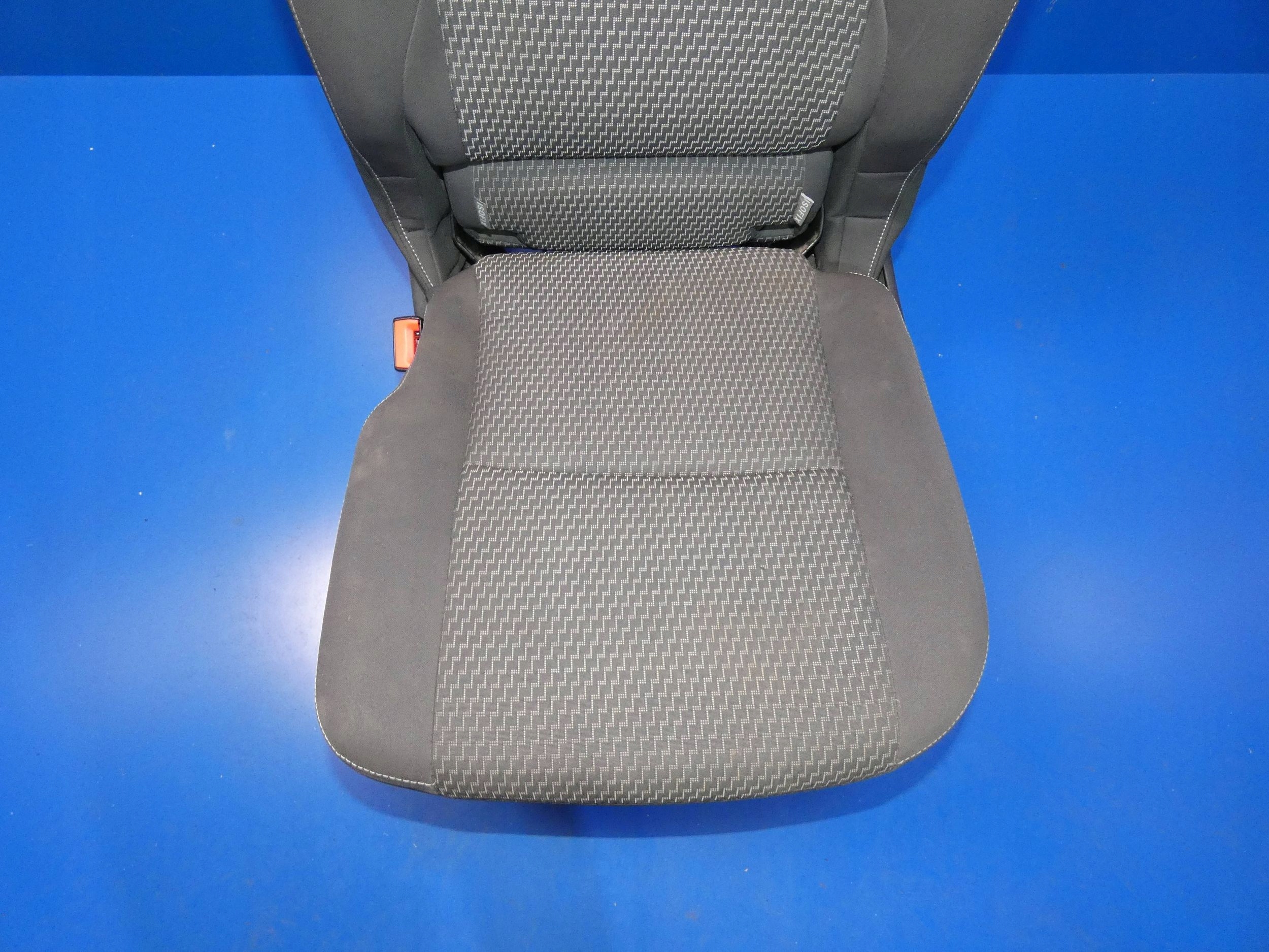 TOYOTA VERSO II 09- Sitz links heck hinten