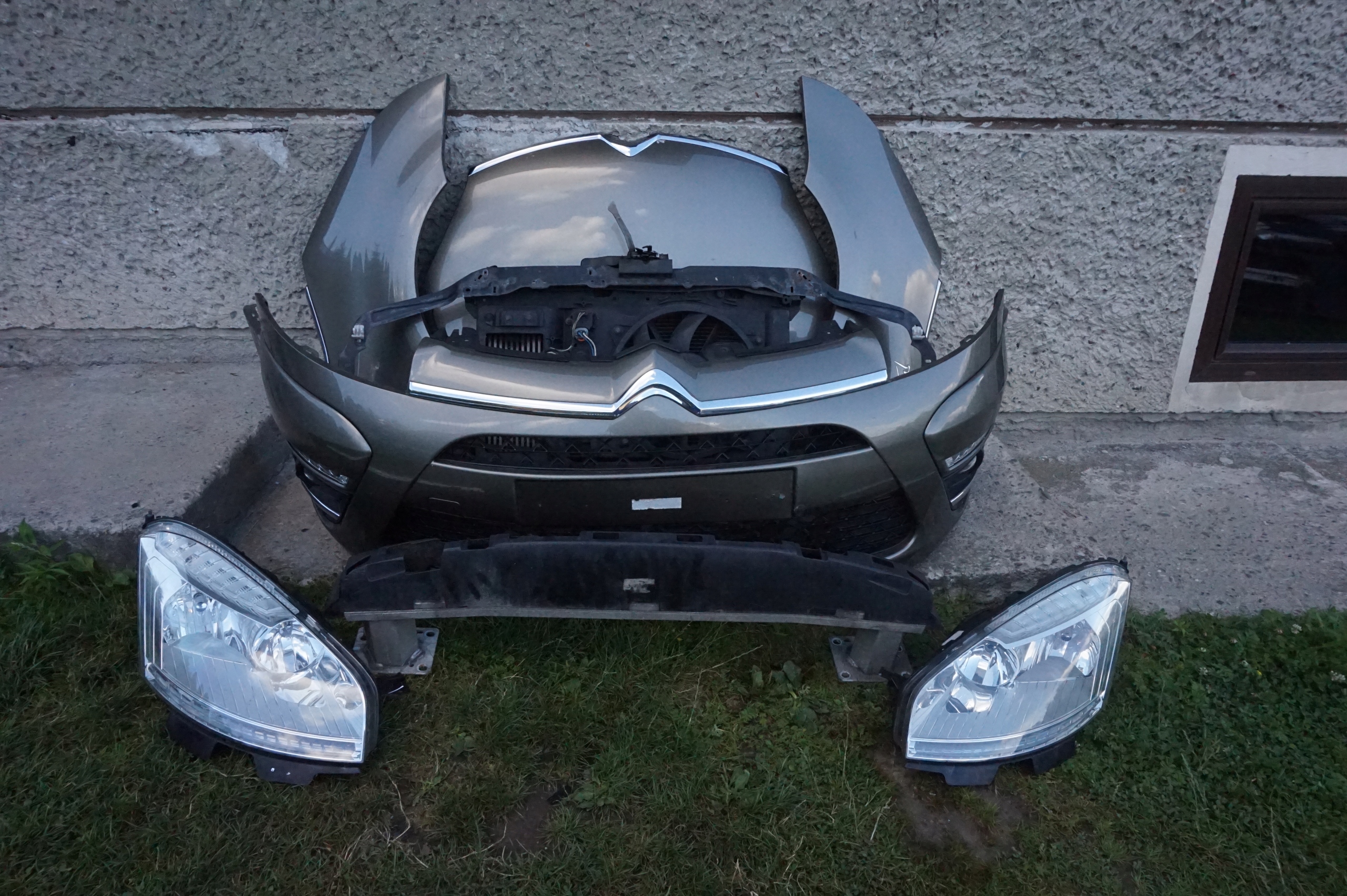 LAMPA PRAWA KOMPLETNY PRZÓD C4 PICASSO LIFT