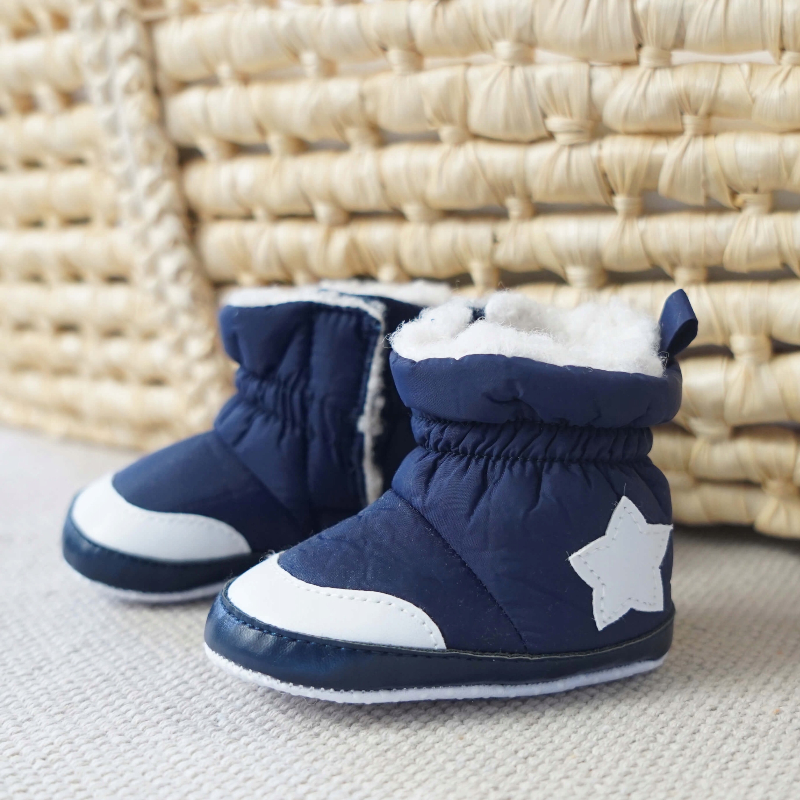 Buty niemowlęce śniegowce granatowe ocieplane NIECHODKI 0-6M 56-68 Kolor niebieski