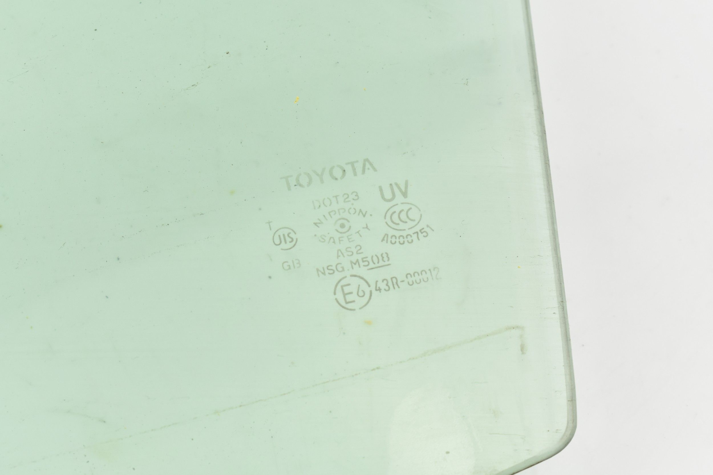 SZYBA DRZWI LEWY PRZÓD LAND CRUISER 120 02-09 Numer katalogowy części 6810260411