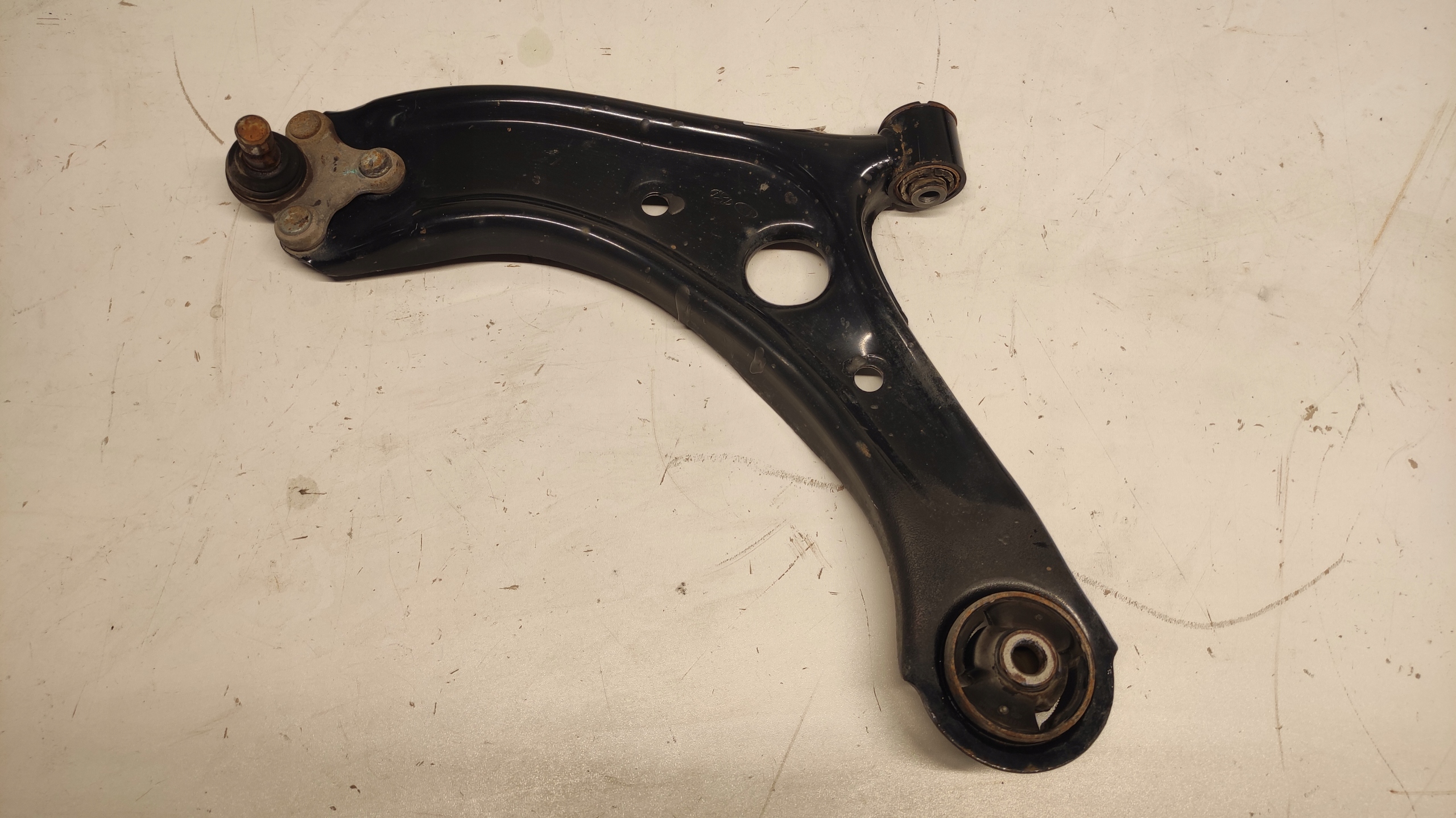 HYUNDAI TUCSON II arm left front front 15-21 54500-F1000