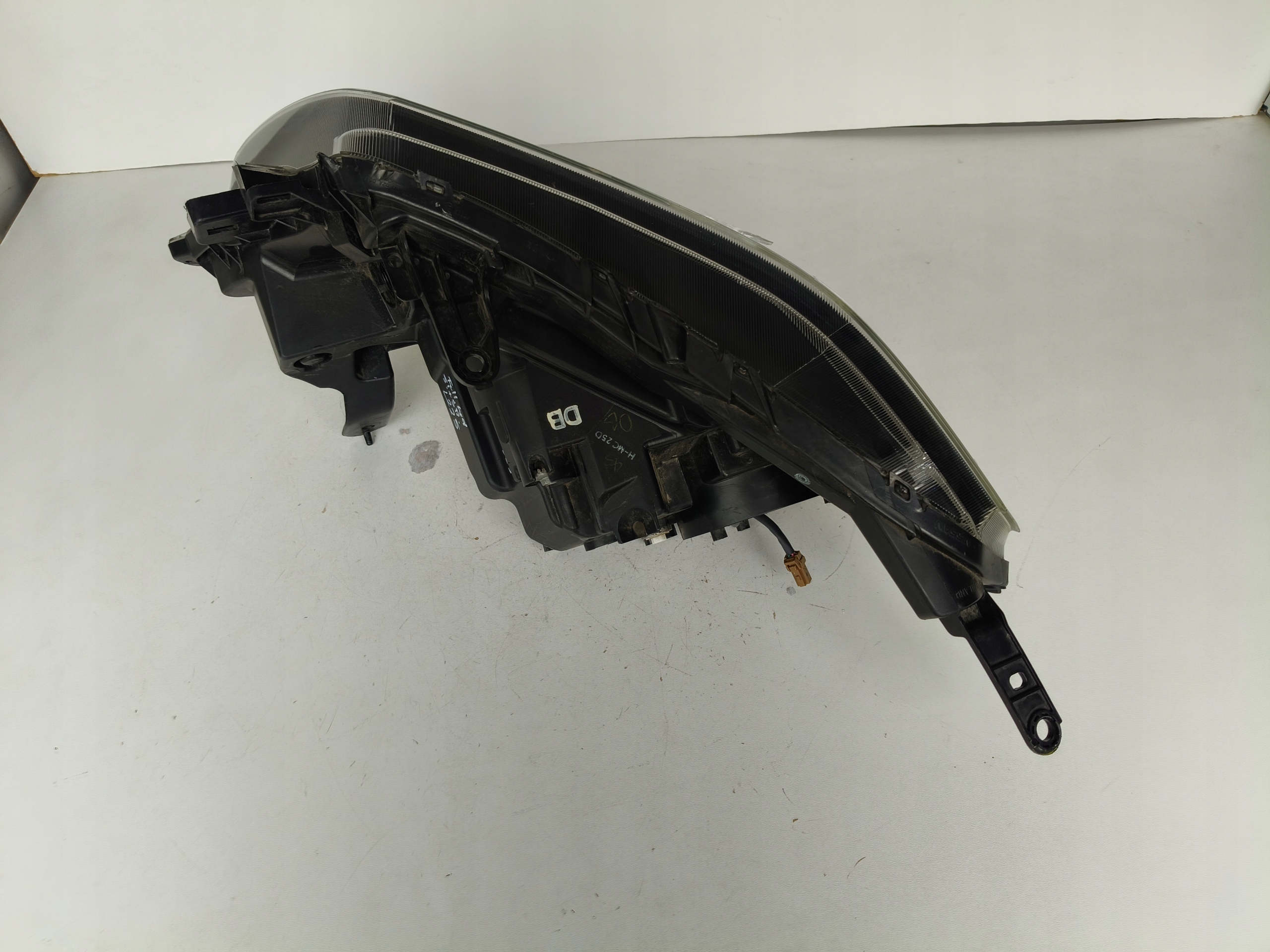 light right REFLEKTOR NISSAN NAVARA D23 NP300 16- FULL LED