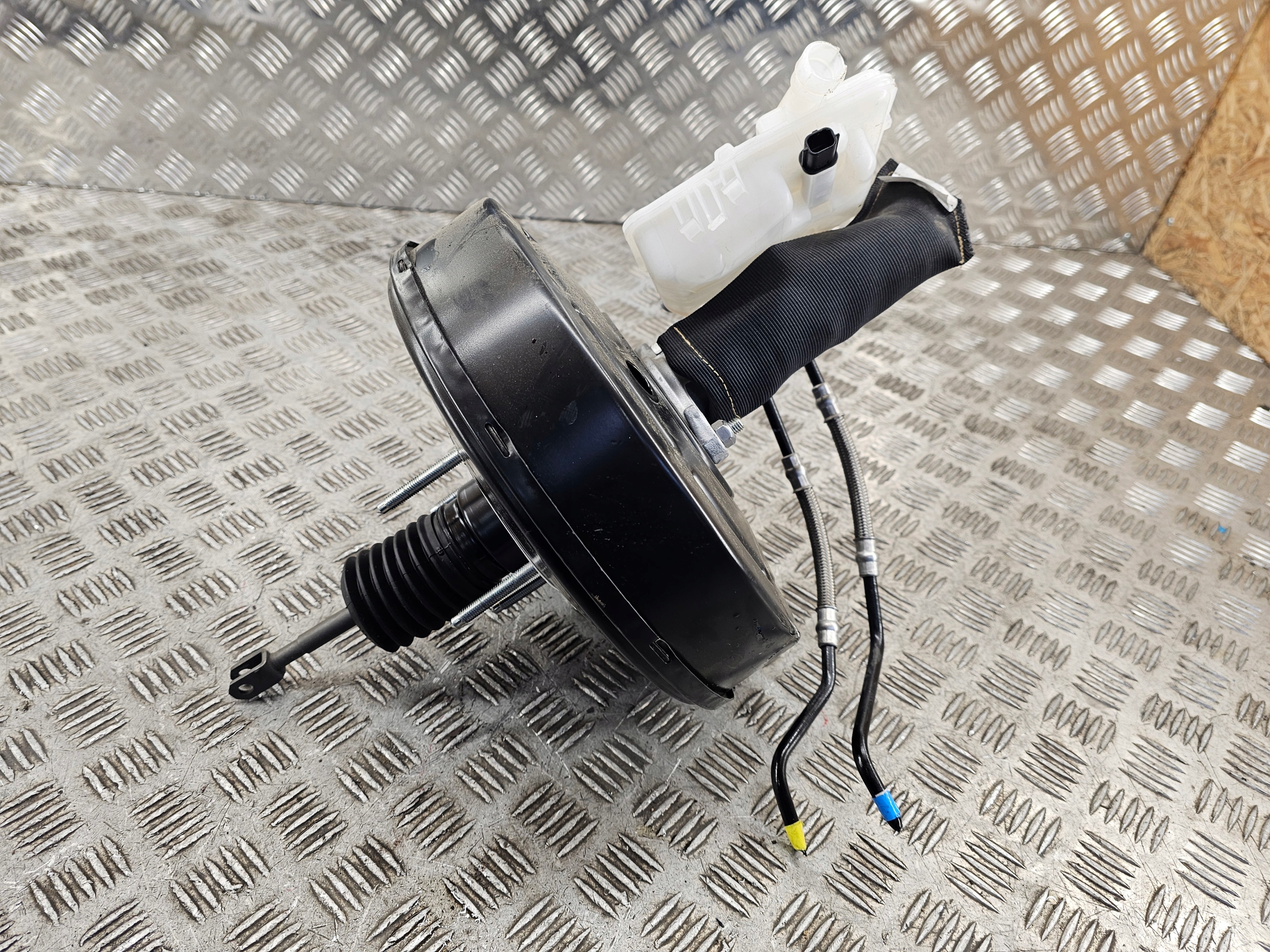 Servo bremsen RENAULT TRAFIC III 472108651R