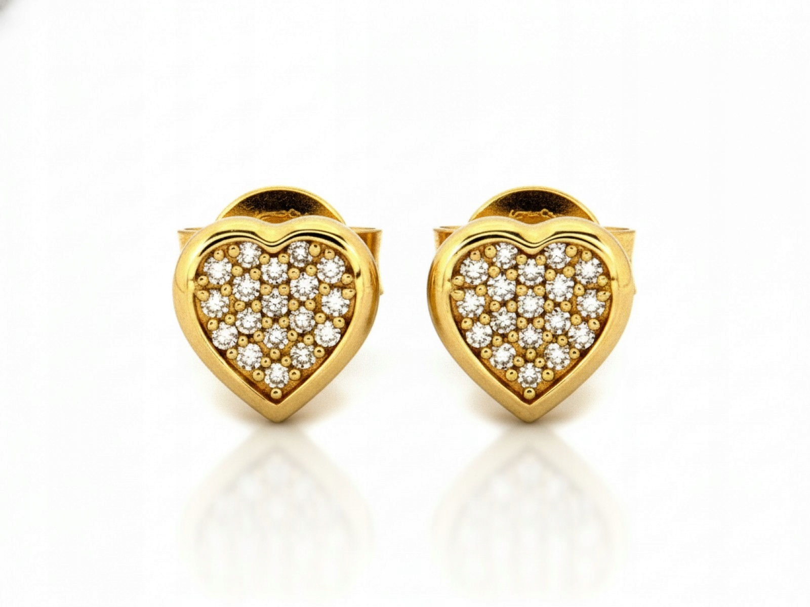 Náušnice zlaté srdce pro ženu 585 na tyči s brilianty 0,09 ct