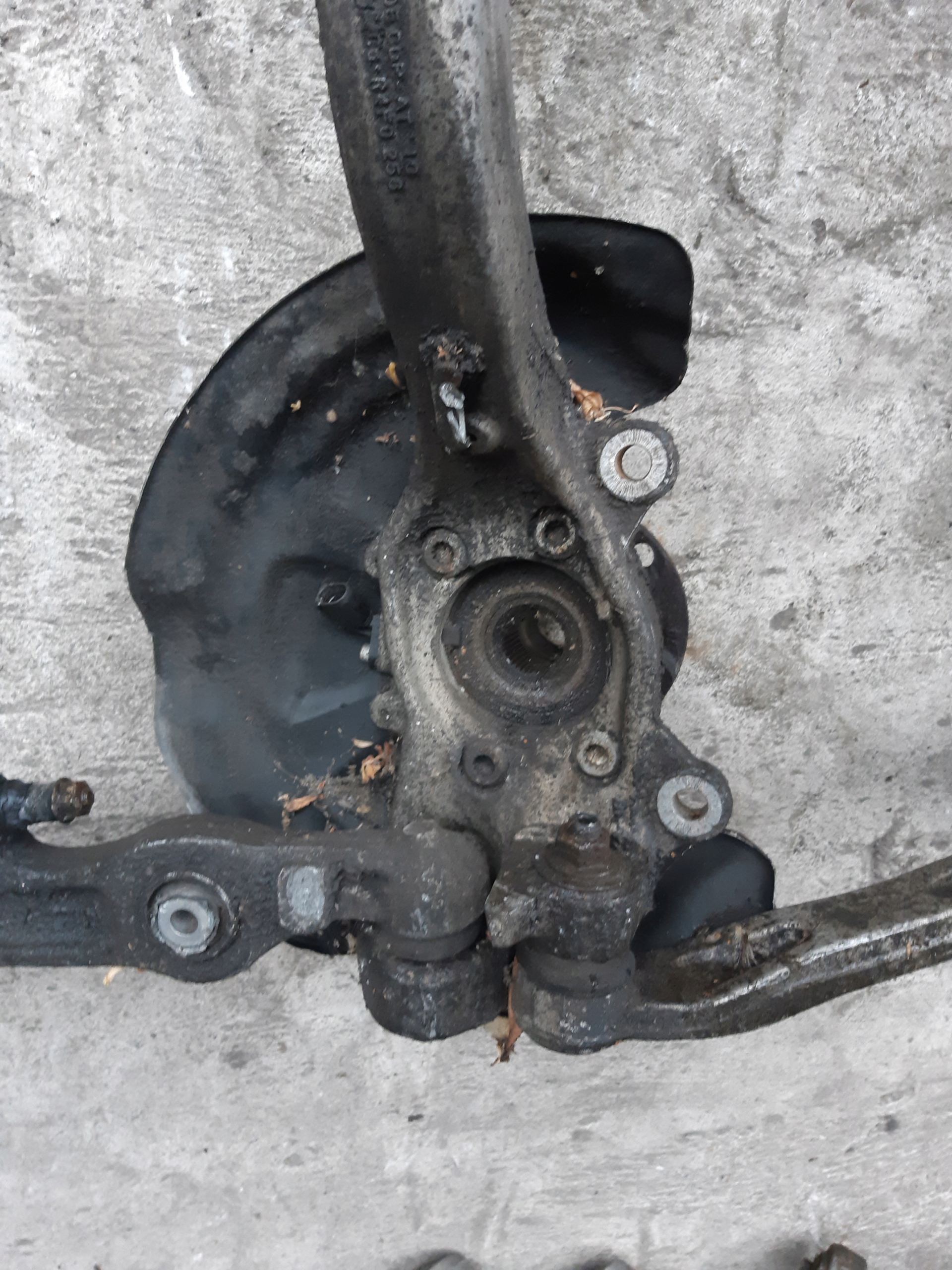 AUDI A6 C6 otoč pravá přední pravý předek 4F0258