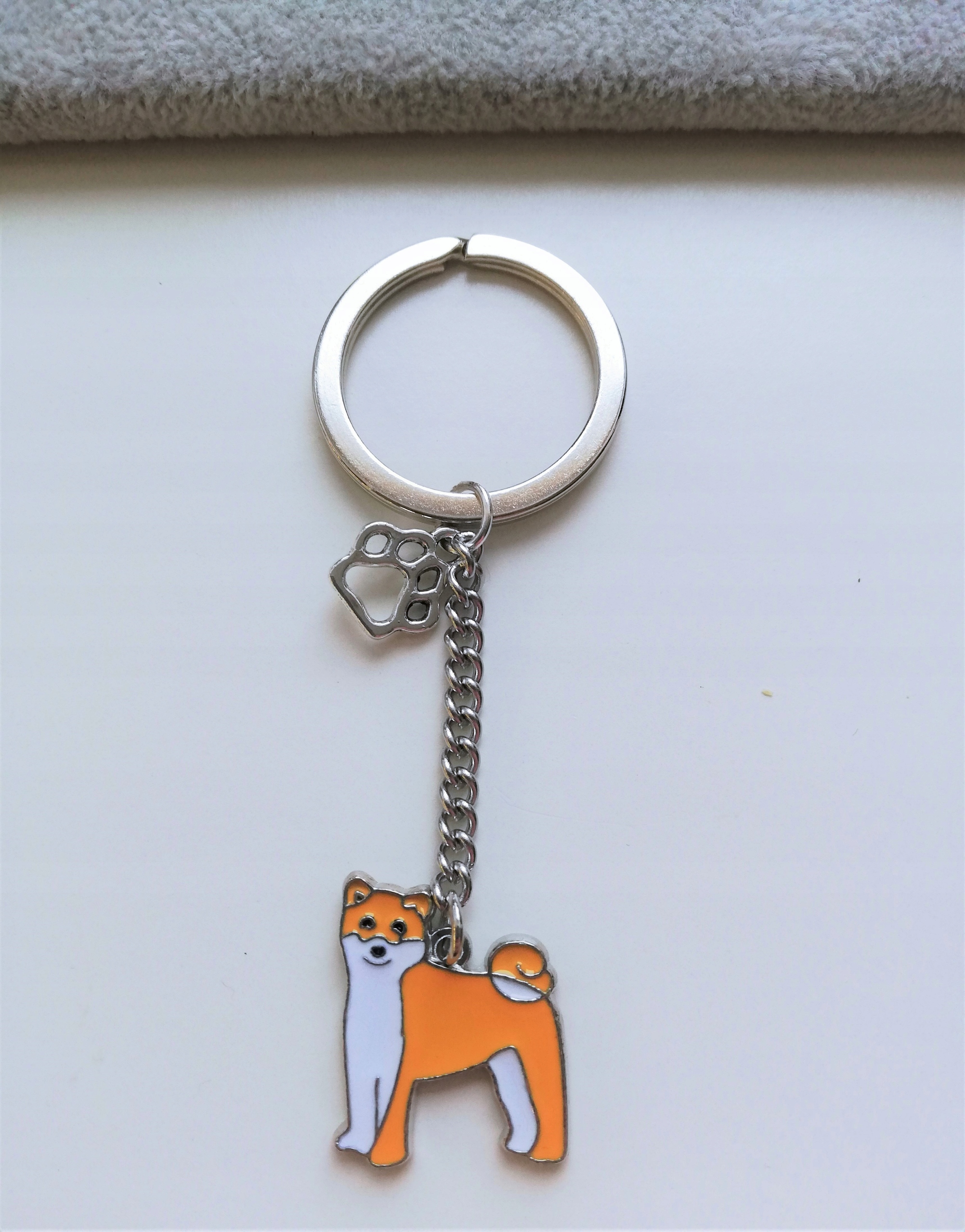 

Breloczek Brelok Do Kluczy Pies Piesek Rasa Akita