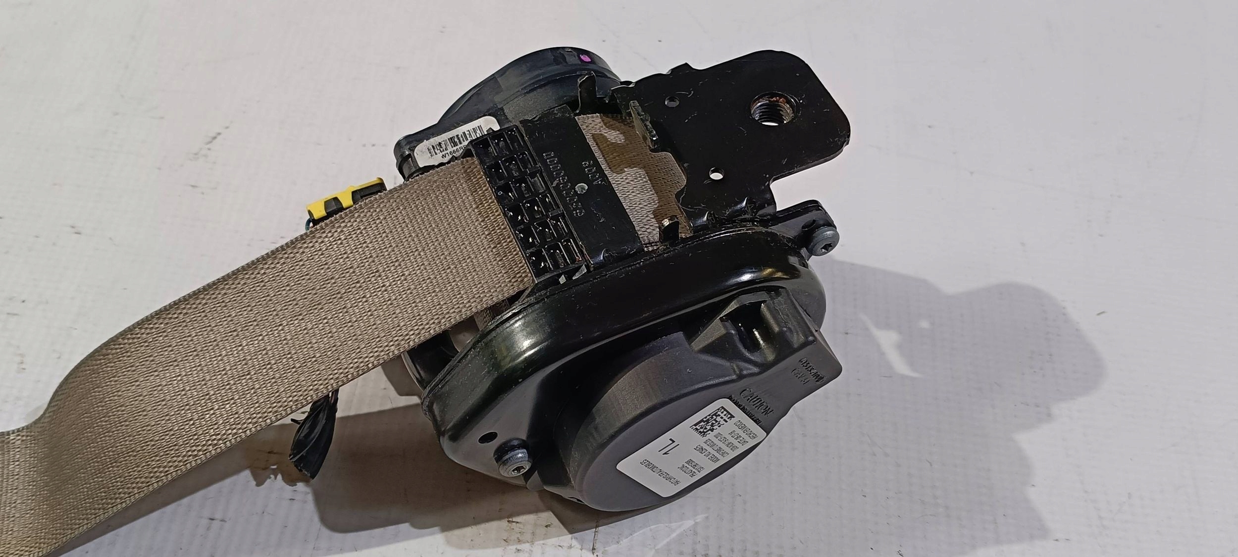 tension belt safety front front left switch Chrysler Pacifica 2016