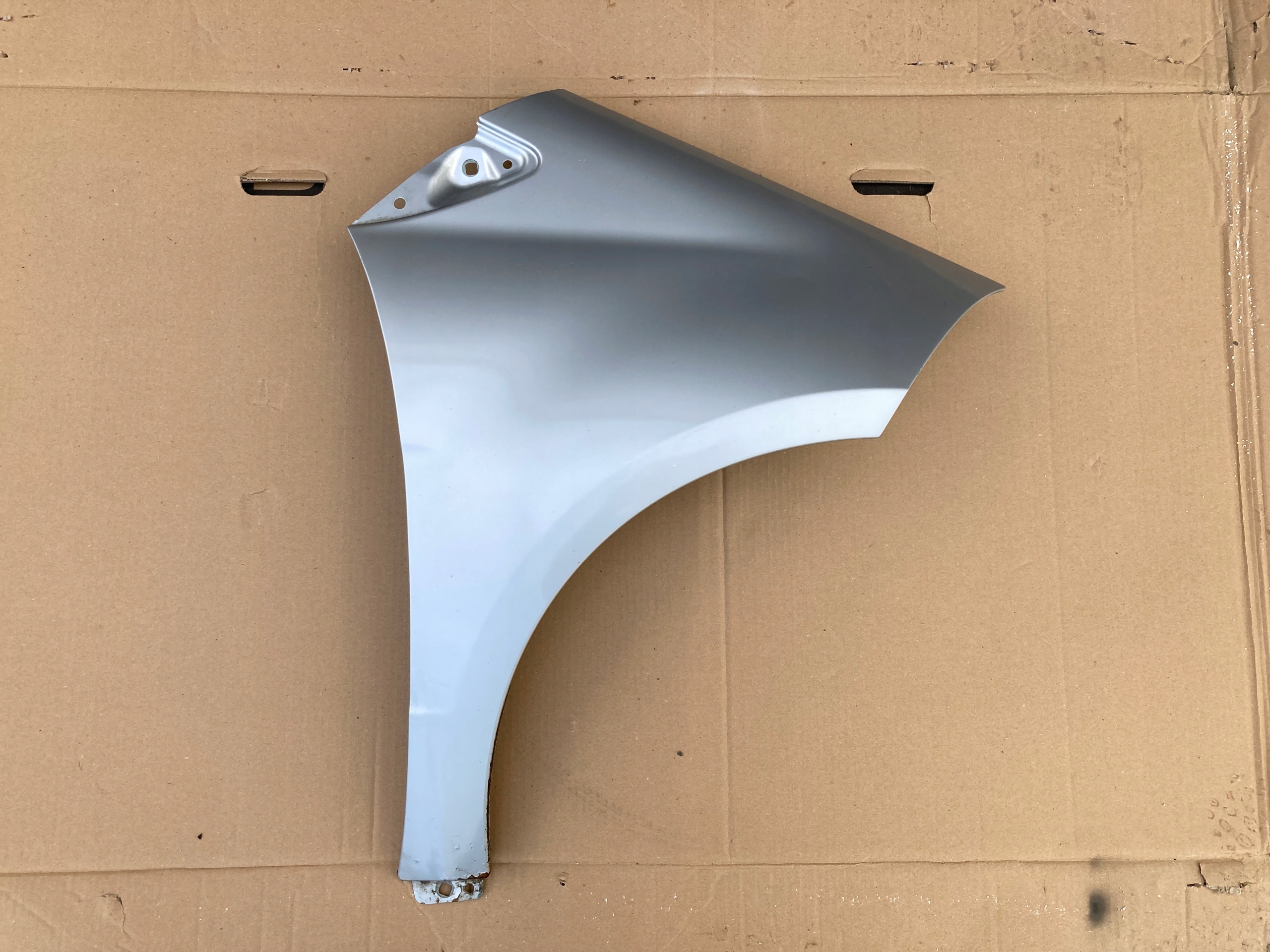 fender right front Mercedes A W169 761 04-08r.