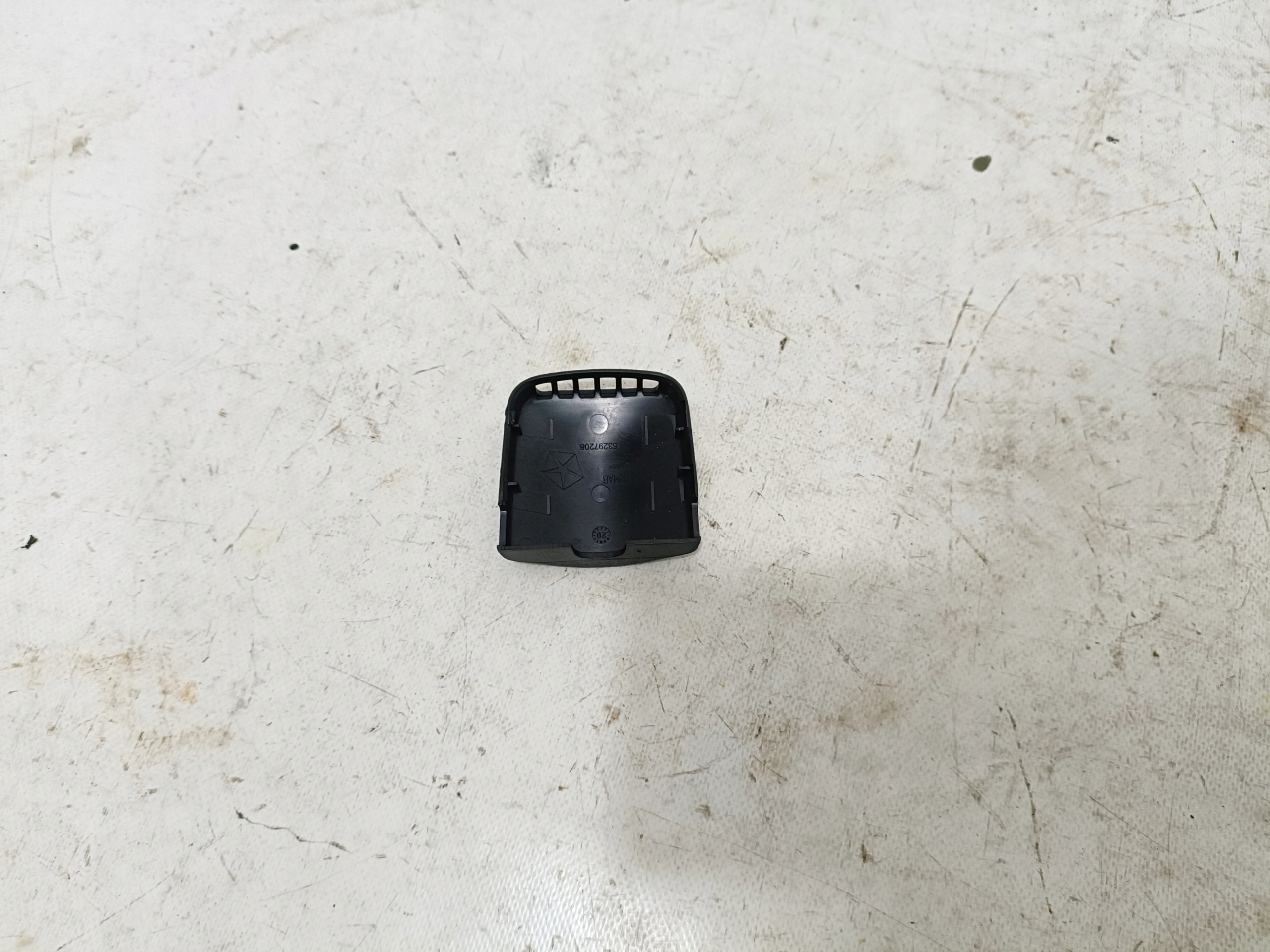 DODGE DURANGO III 2019 - spoiler cover windows front 5YU82TRMAB
