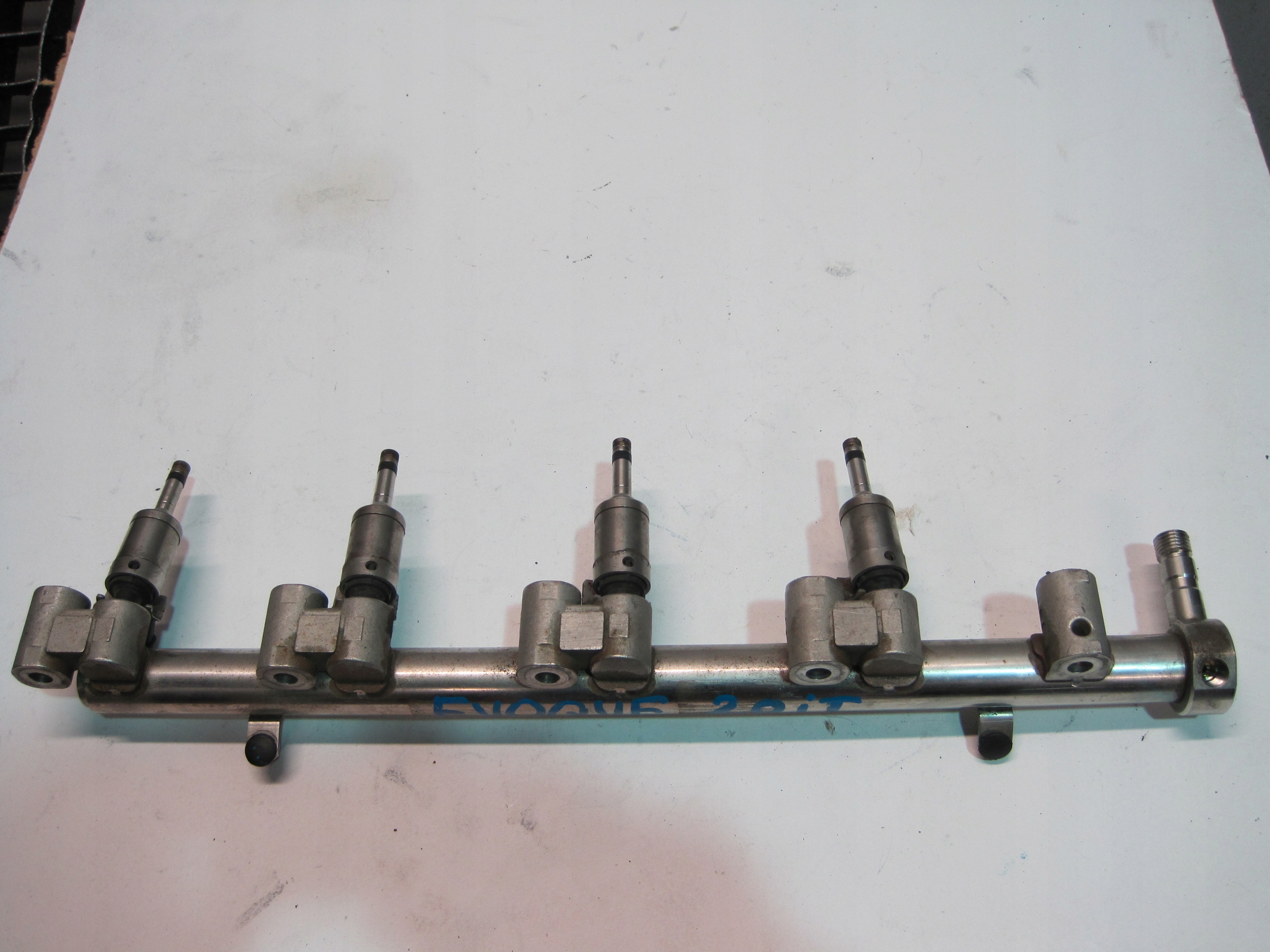 injection ramp nozzles RANGE ROVER EVOQUE 2,0i BB5E-9F797-BC