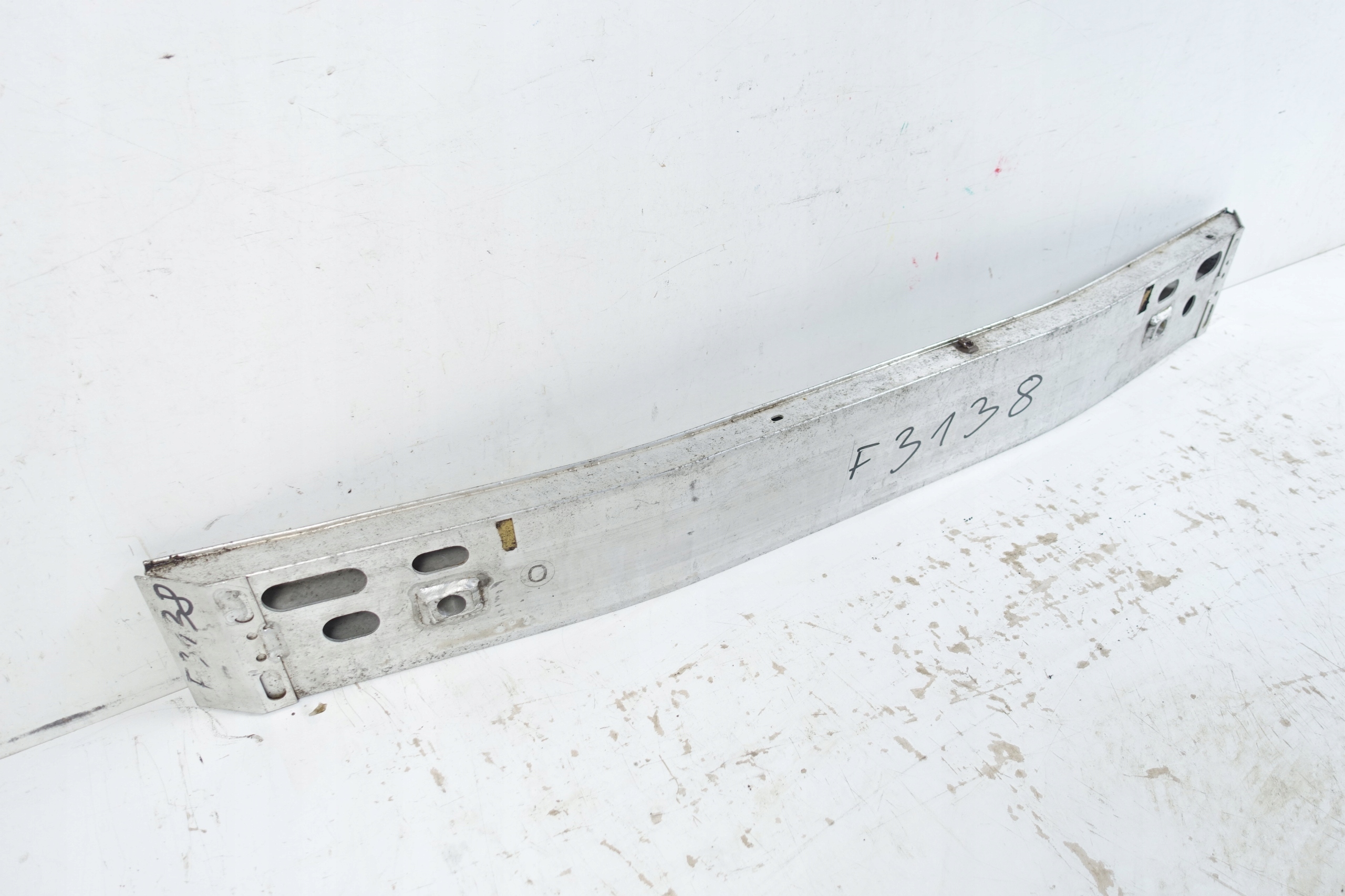 TOYOTA PRIUS plus 2011- pillar bumper support front