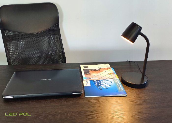 LAMPKA BIURKOWA LED nocna biurko szkolna CZARNA Rodzaj gwintu zintegrowane źródło LED