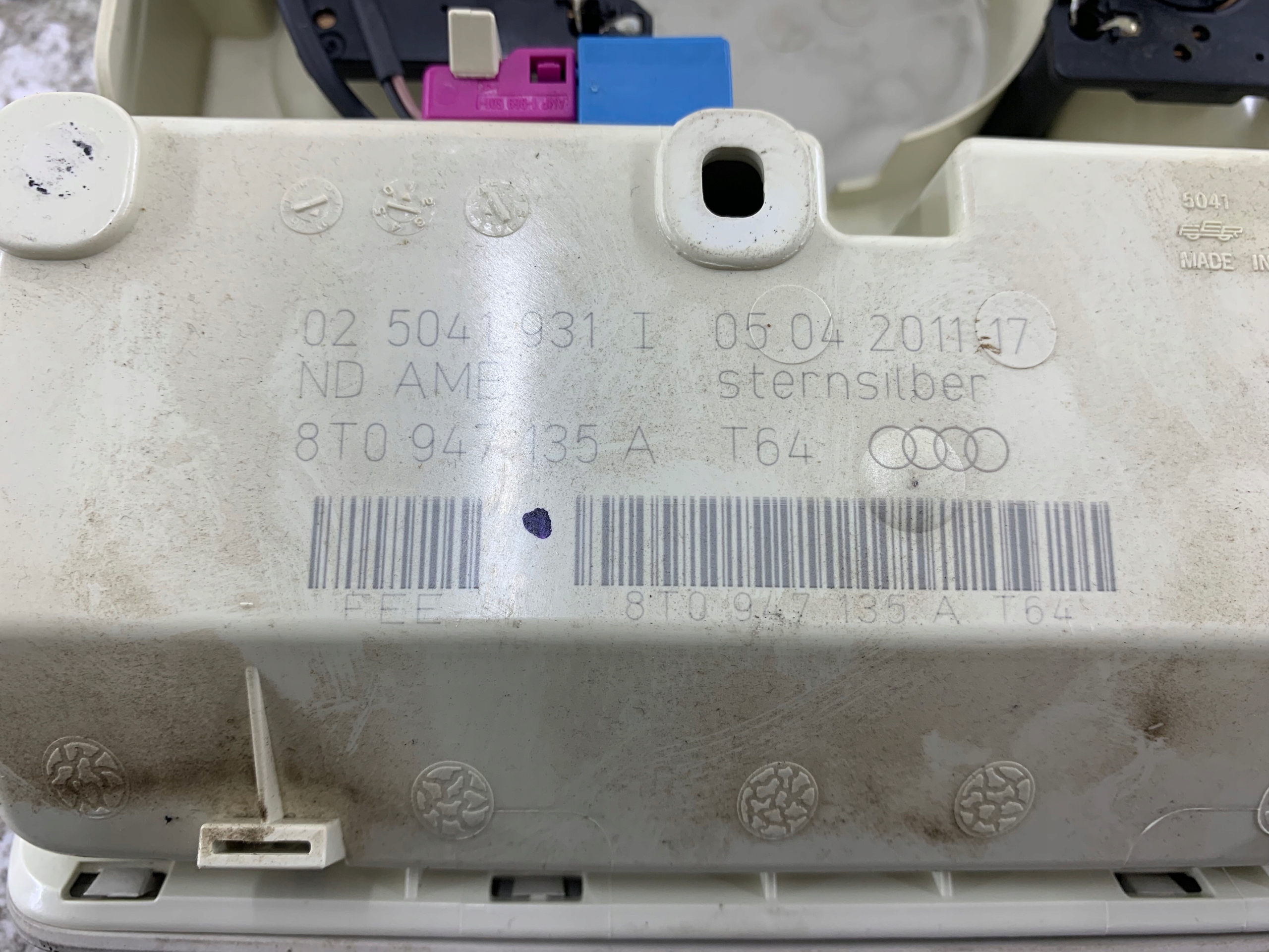AUDI A4 B8 éclairage cabine feu de toit 8T0947135A