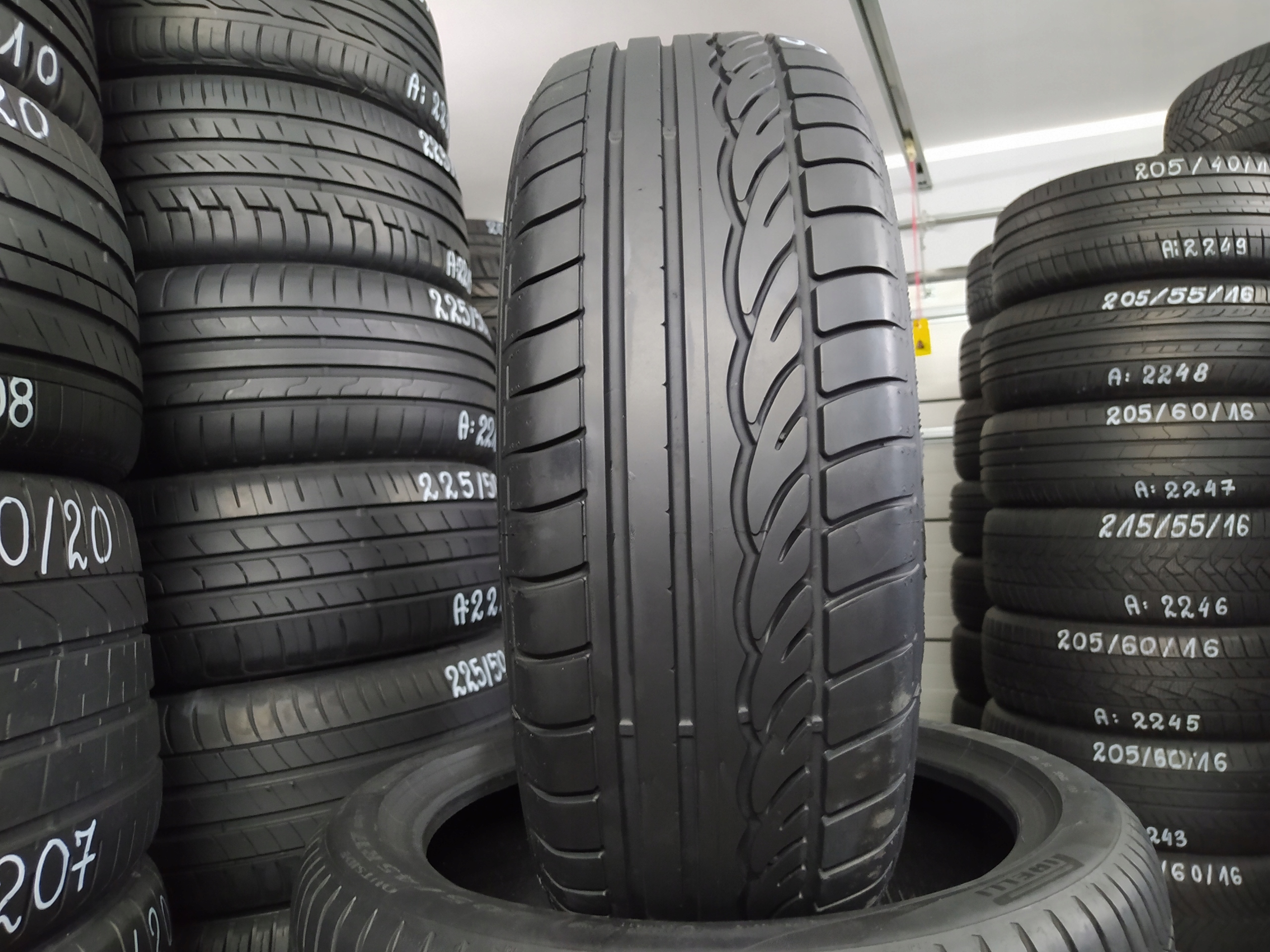 OPONA 205/60/16 DUNLOP SP SPORT 01