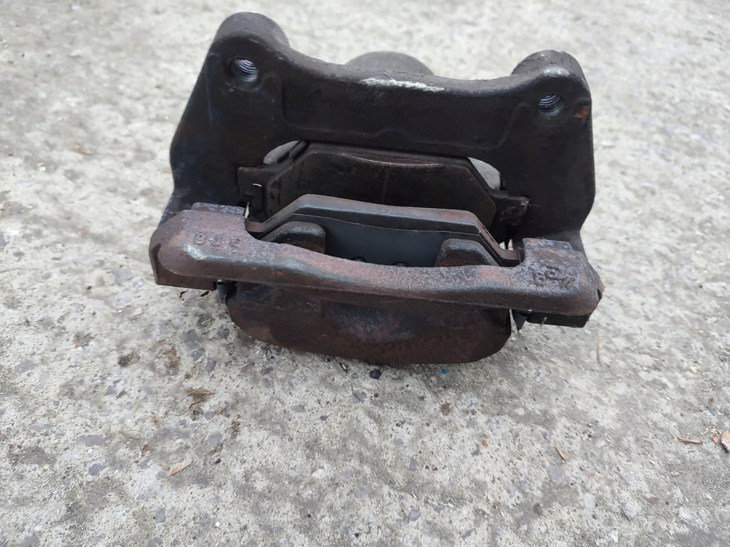 caliper brake front left front OPEL INSIGNIA B 84120872
