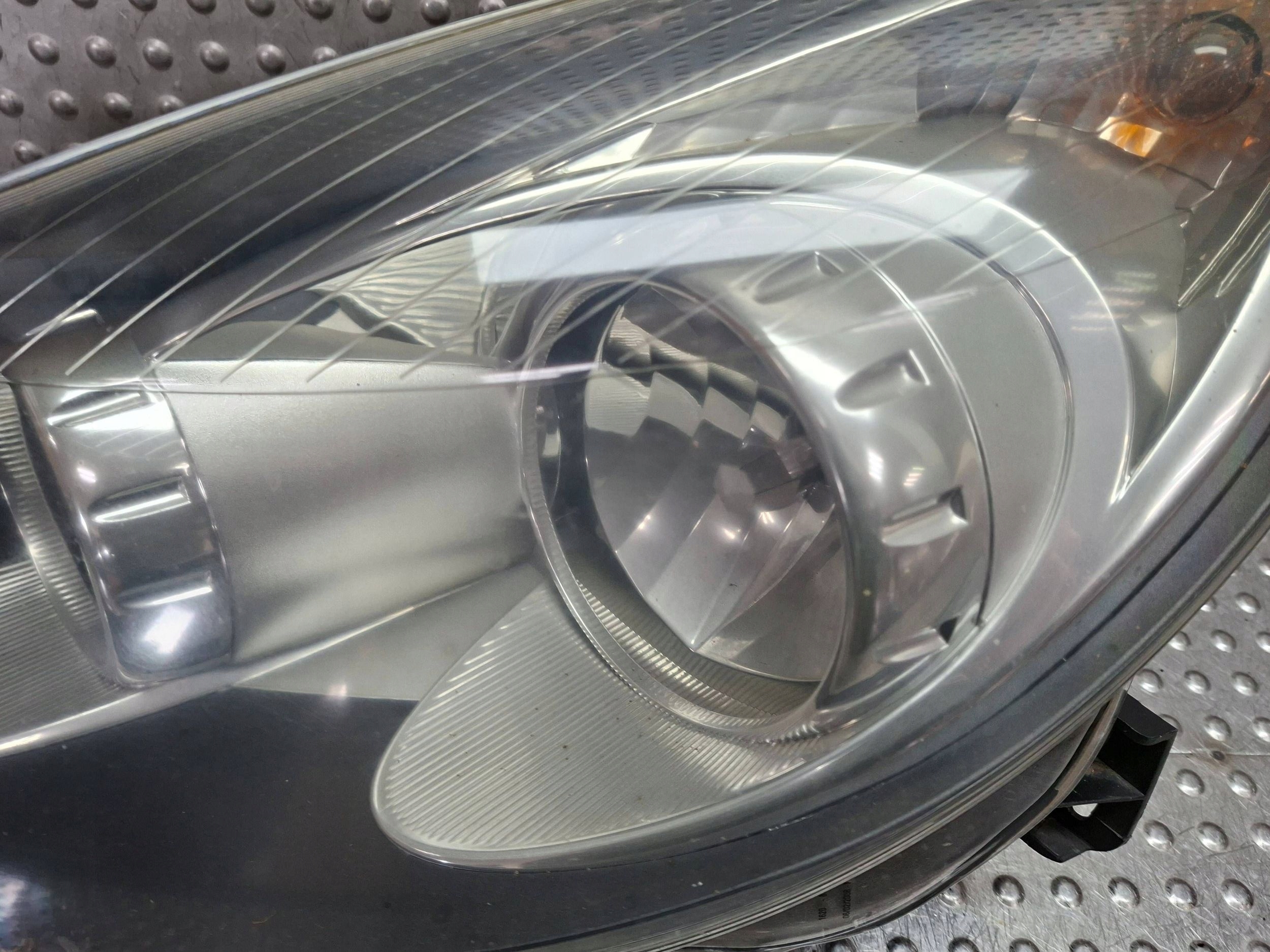 light left front CIEMNA 13217453 OPEL CORSA D 2006