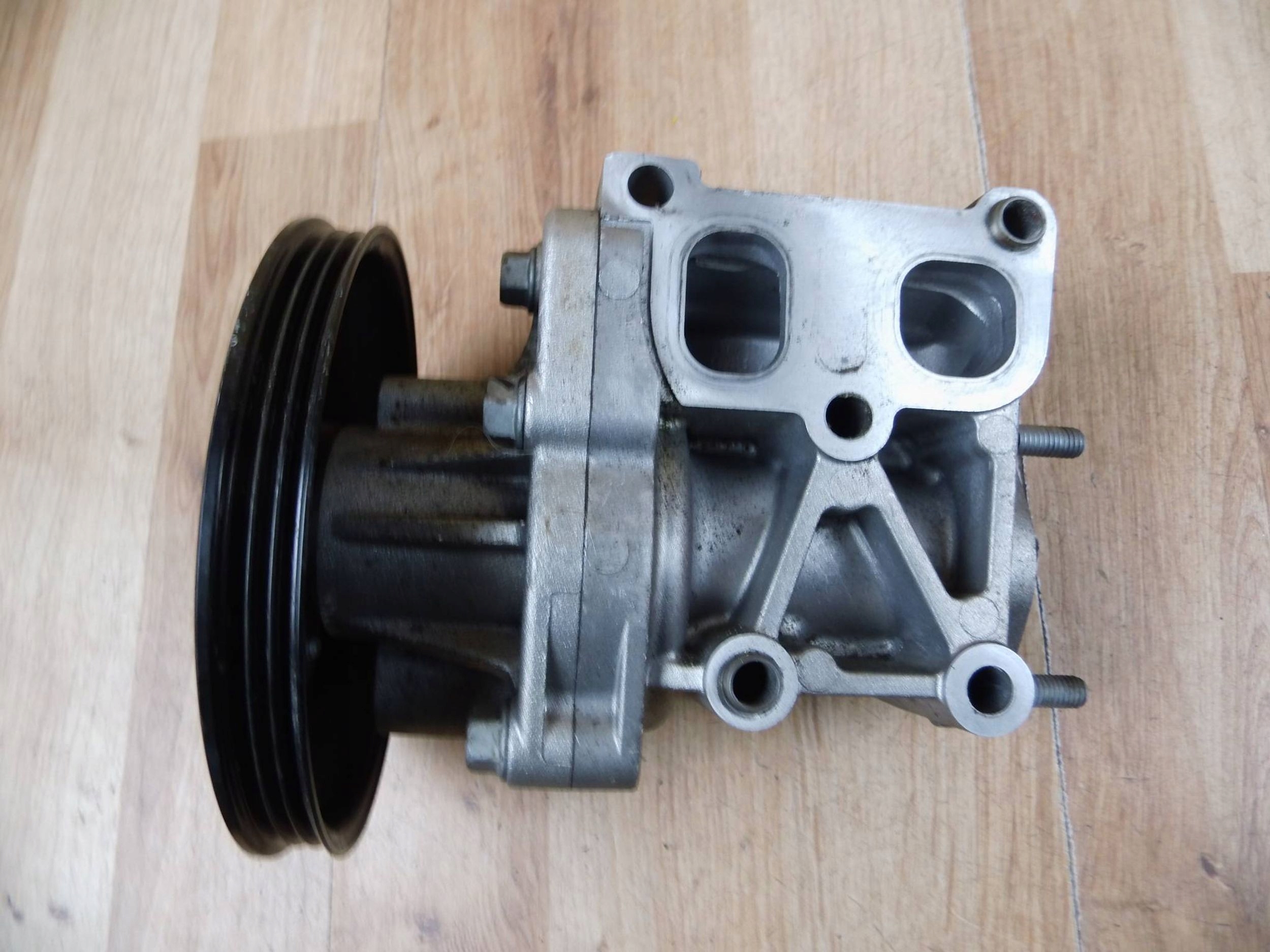 Mitsubishi Outlander III PHEV HYBRID water pump 1300A110