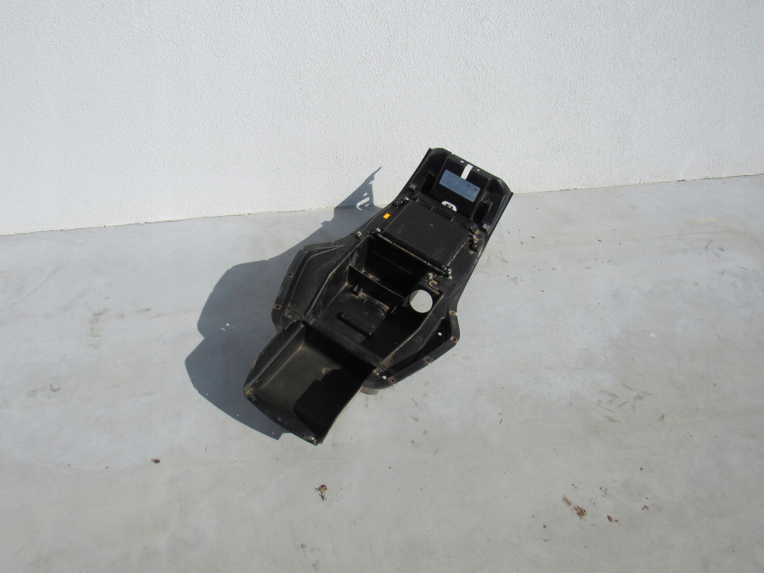 Воздушный фильтр / колесная арка Dinli Centhor 700, 12R