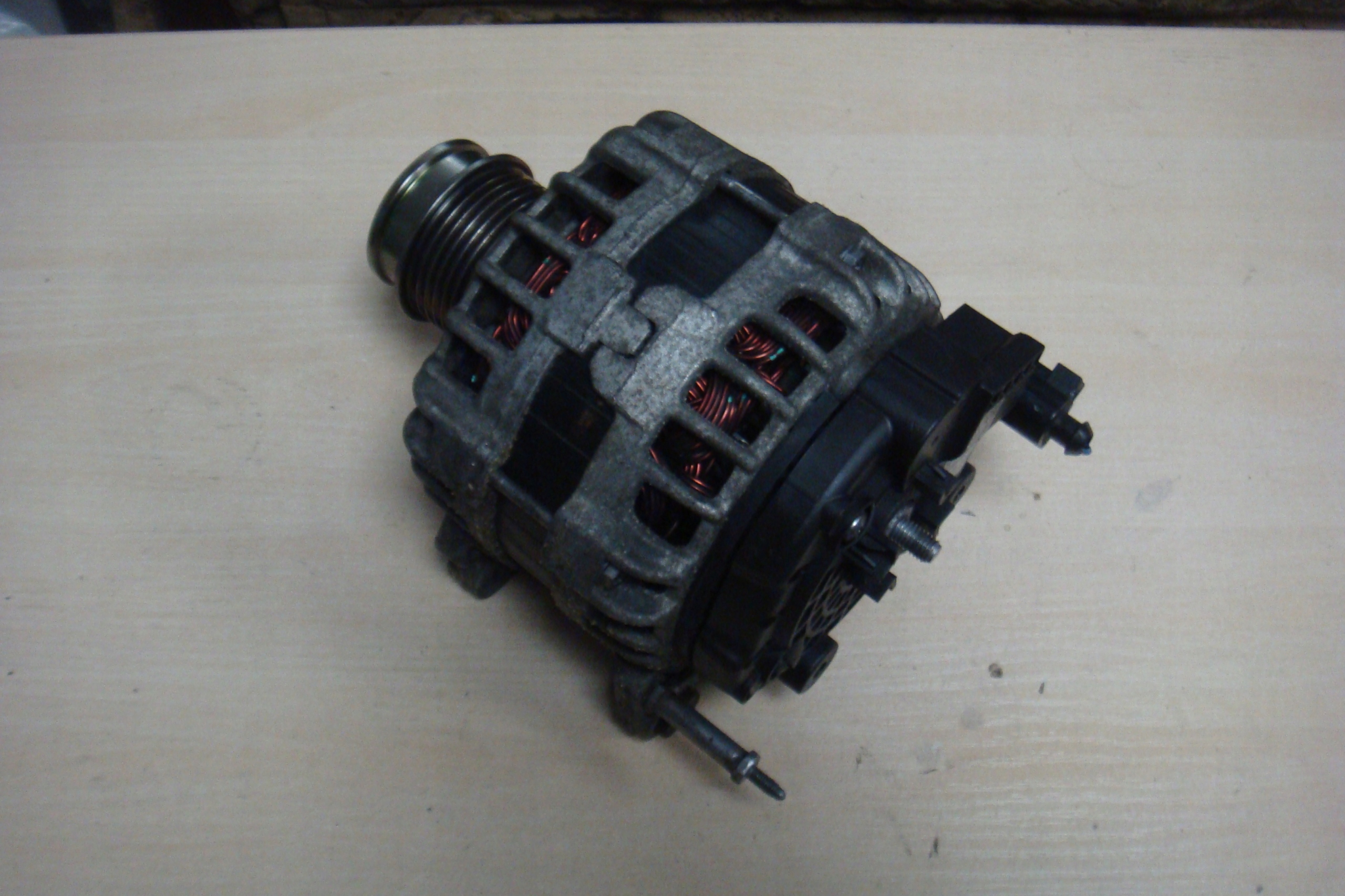 VW SEAT SKODA ГЕНЕРАТОР 04B903023D