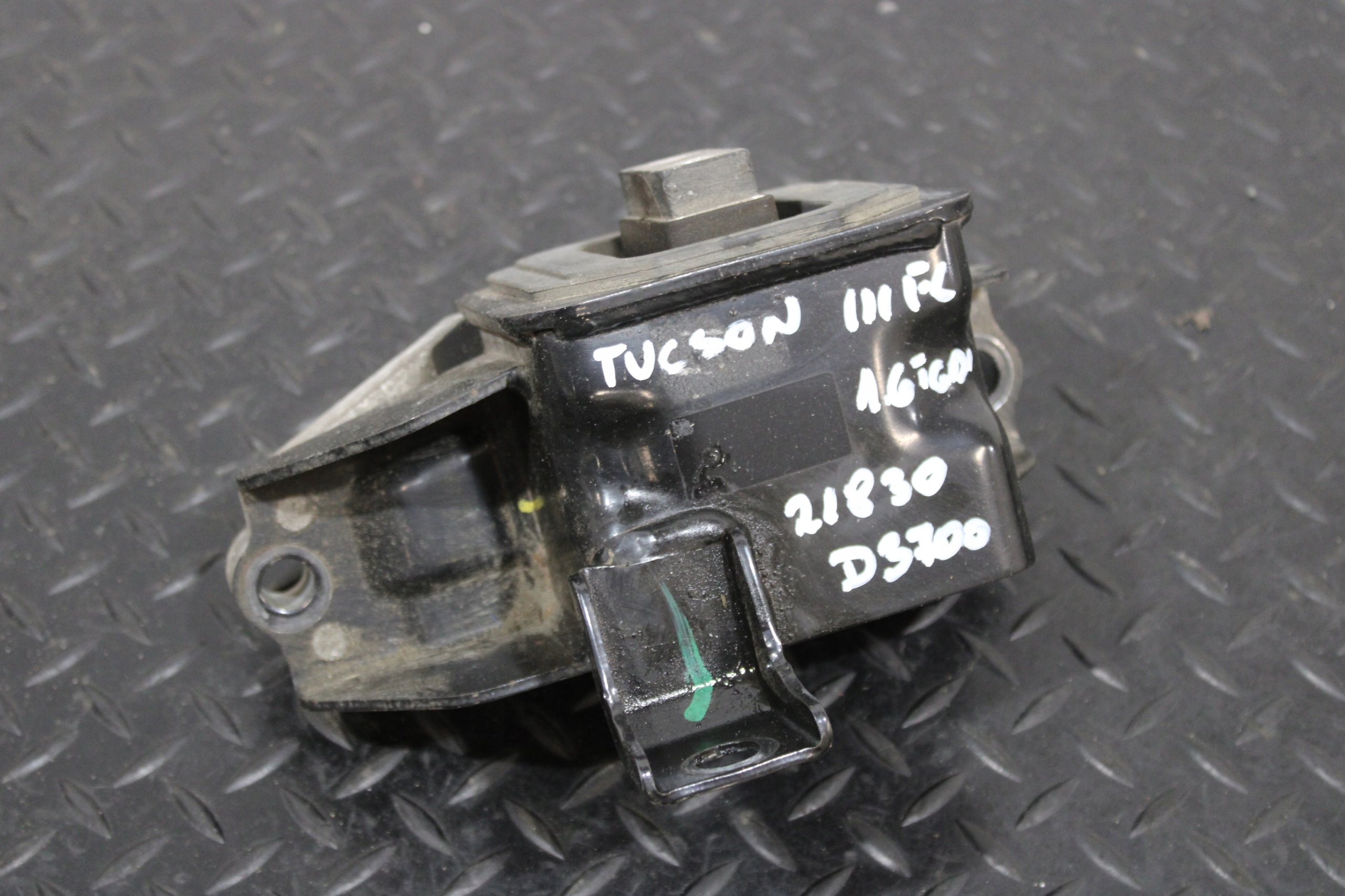 ŁAPA PODUSZKA SKRZYNI BIEGÓW HYUNDAI TUCSON 3 III 21830-D3700