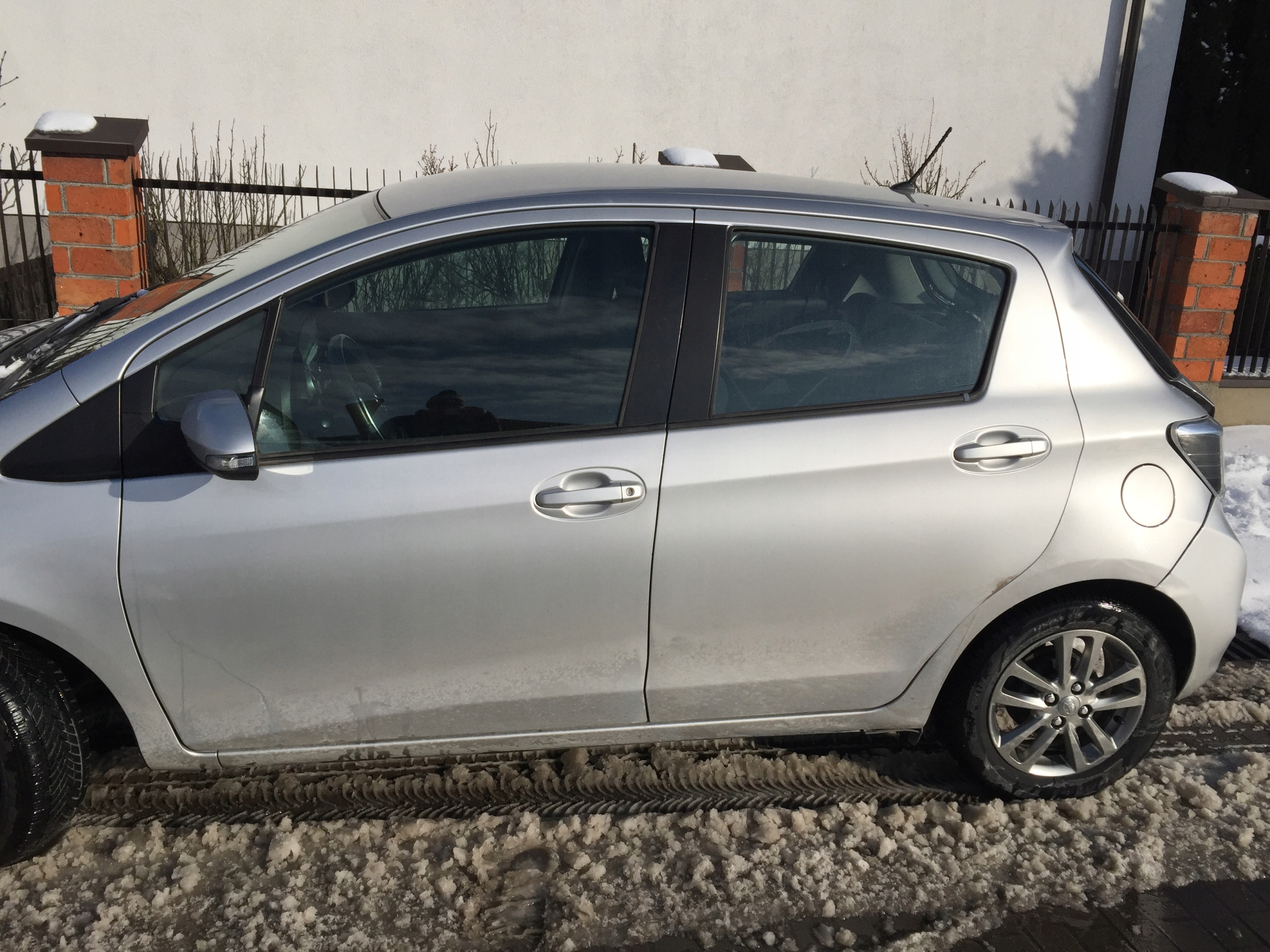 Toyota Yaris I P1 Tür Hinten Links Door Porta Porte - Image 1