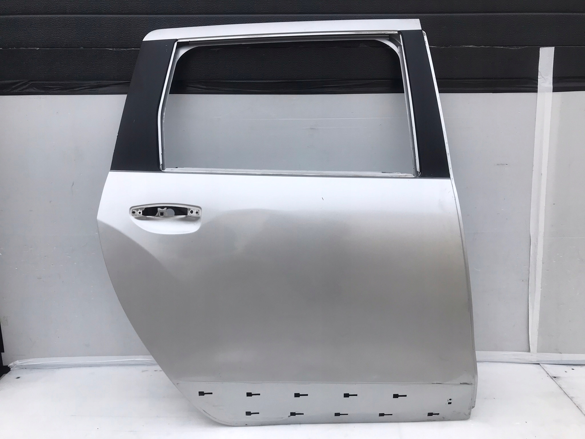 DACIA LODGY ДВЕРИ ЧАСТЬ ПРАВЫЙ ЗАД. ЗАДНЕЕ 12-22