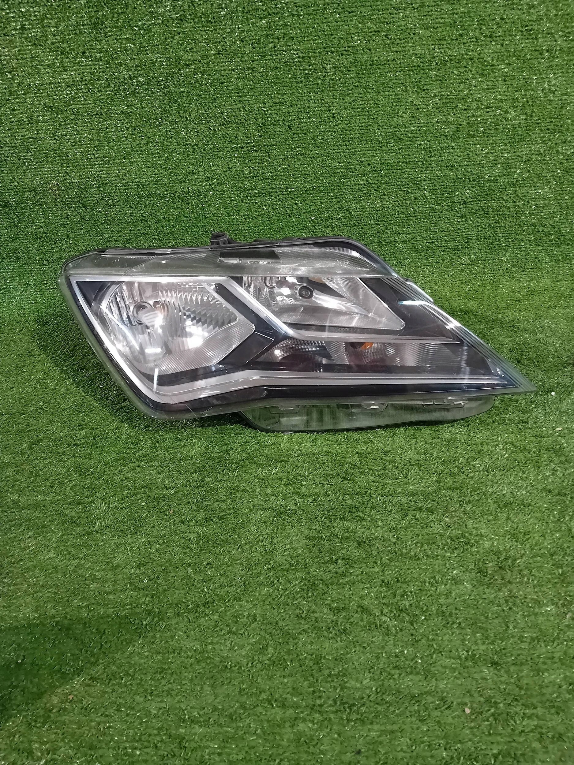 REFLEKTOR right front SEAT TOLEDO IV 13- ZWYKLA NR.897