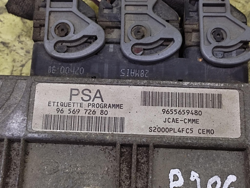 PEUGEOT 206 unité de commande électronique uce moteur 9655659480