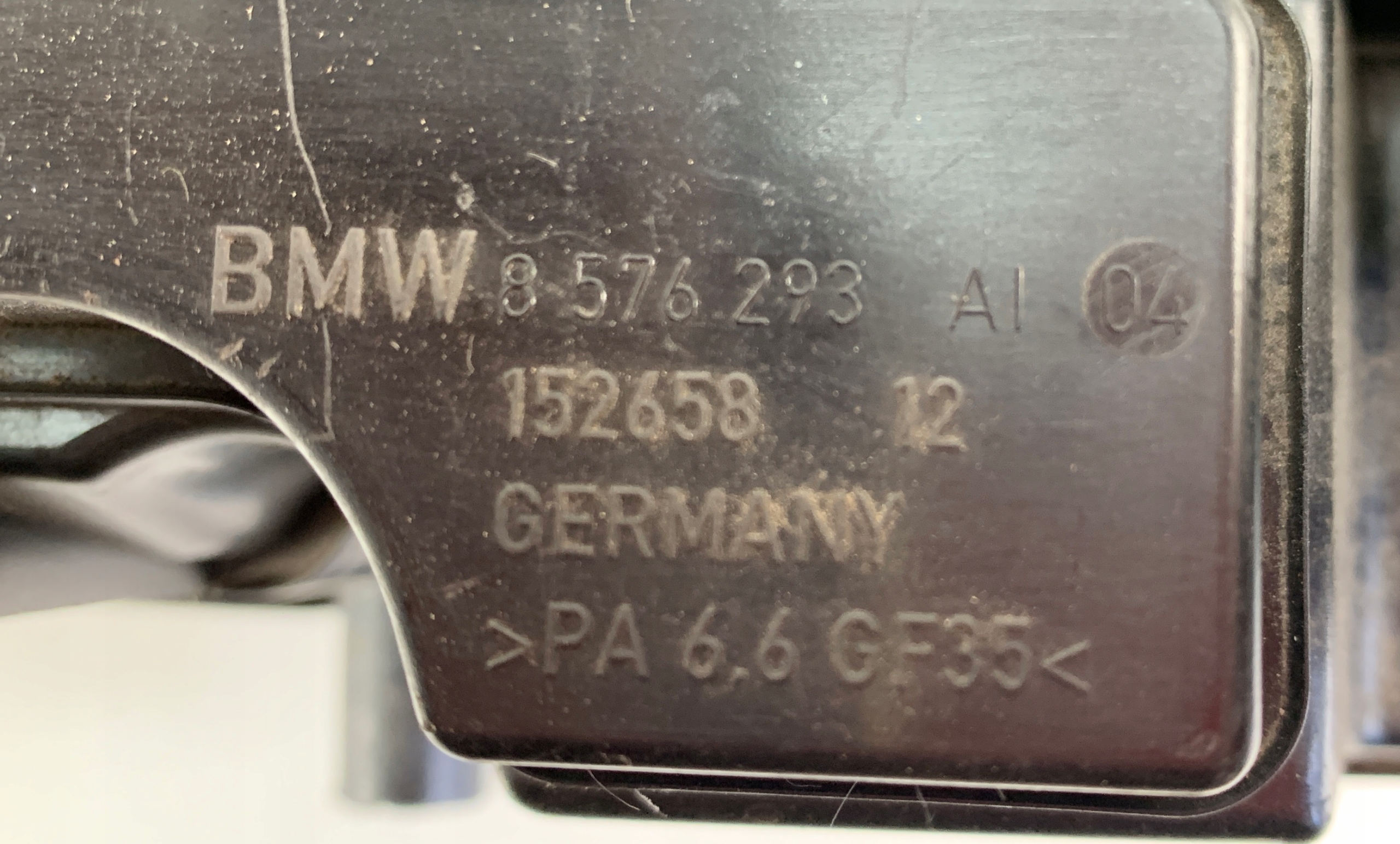 MINI R55 R56 R60 R61 POKRYWA ZAWORÓW 8576293 Wersja Europejska