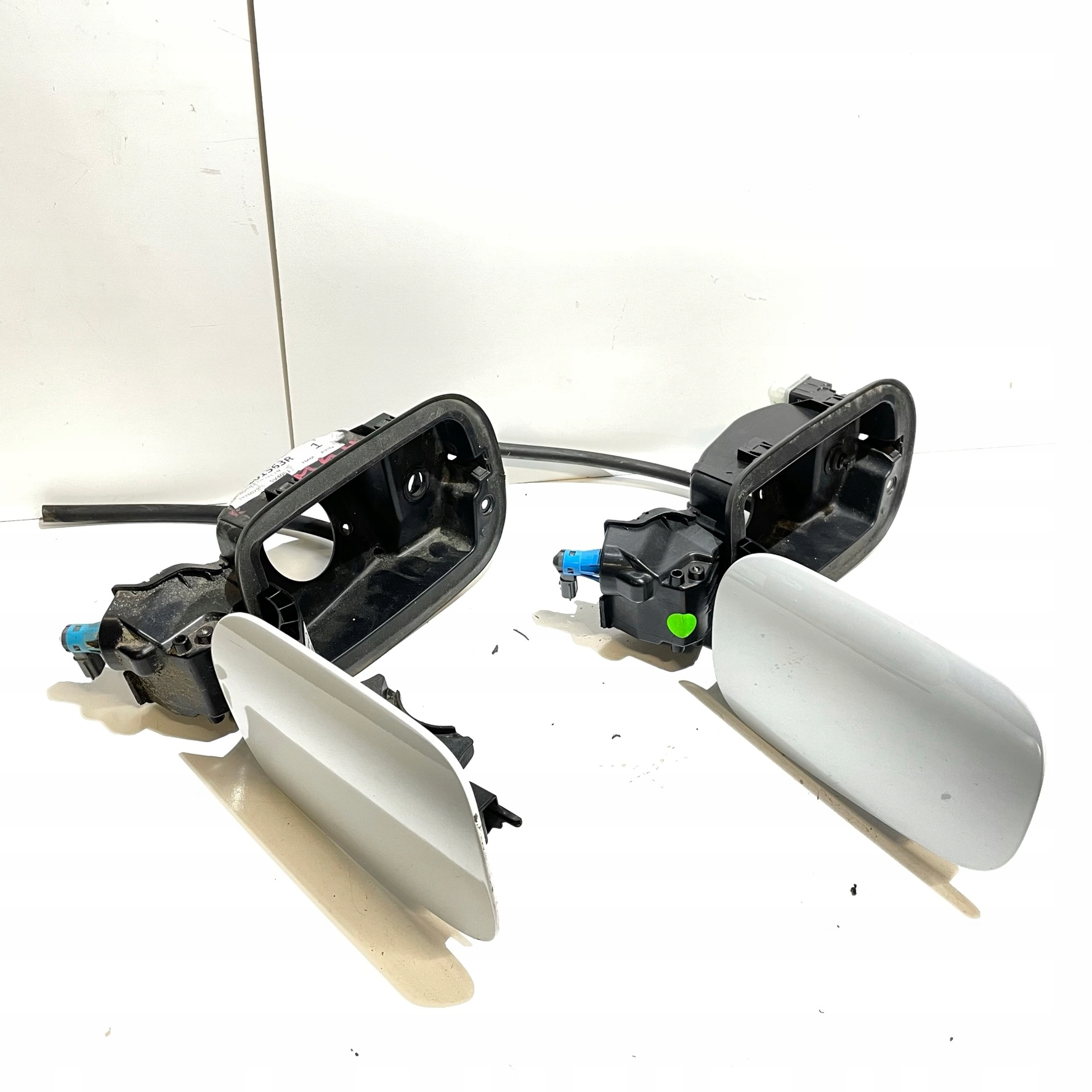OV369 - RENAULT MEGANE IV УНИВЕРСАЛ ЛИФТ FUEL FILLER FLAP