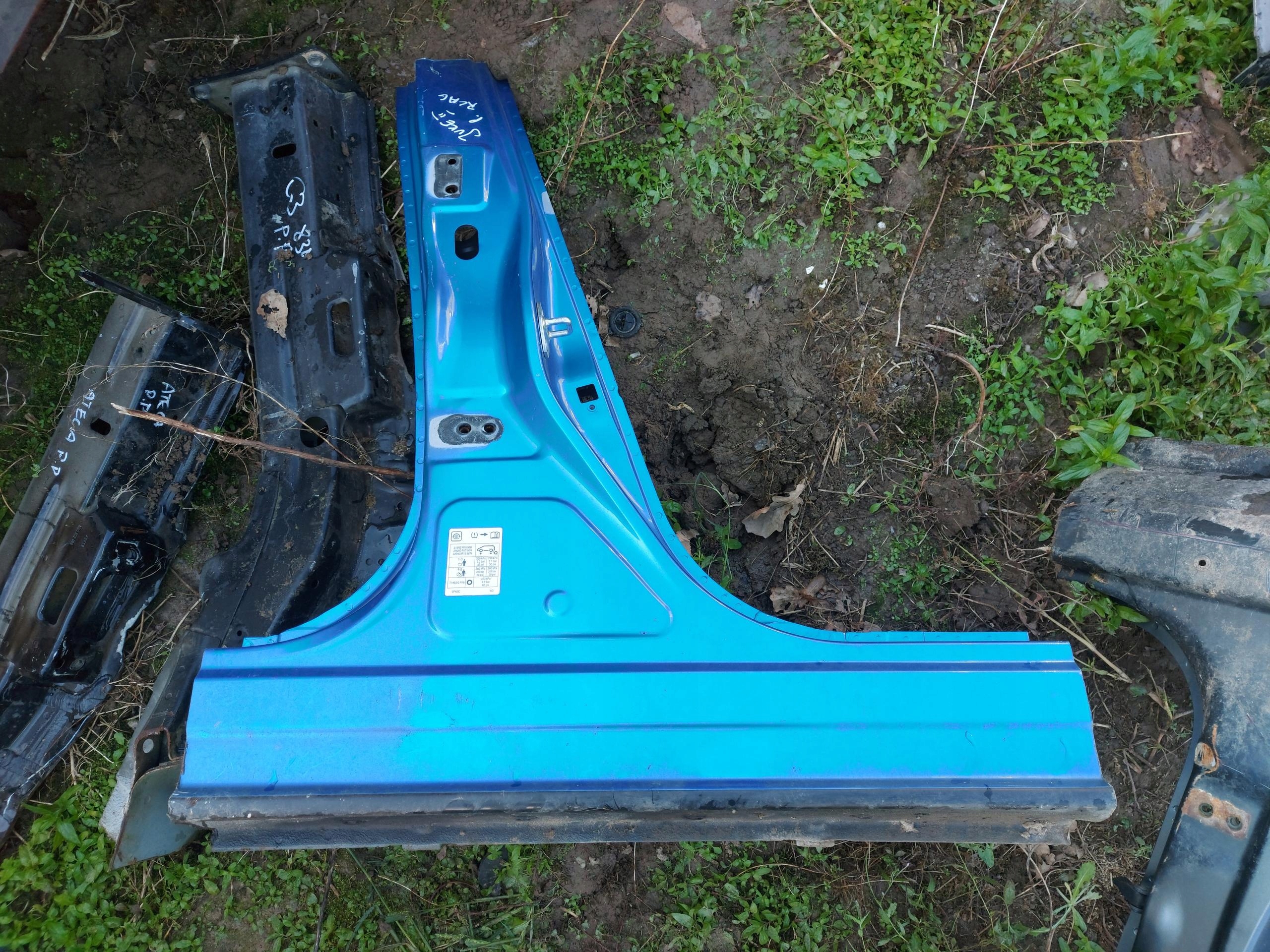 NISSAN Juke II F16 pillar threshold right