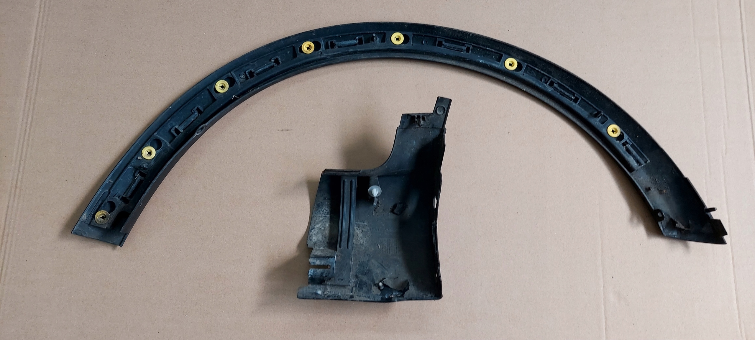modanatura parafango sinistra Anteriore completa VOLVO C30 31283134