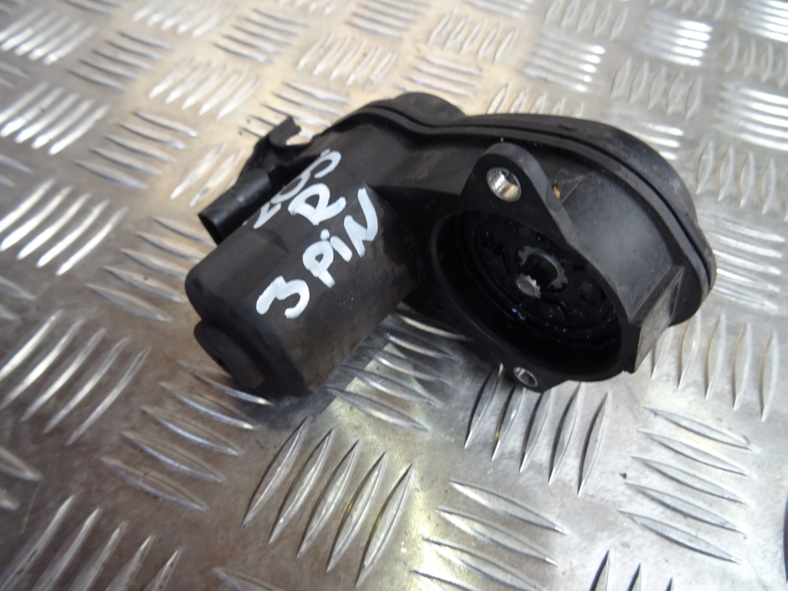 SIL006 - MERCEDES C63 W205 AMG тормозной двигатель 3 PIN