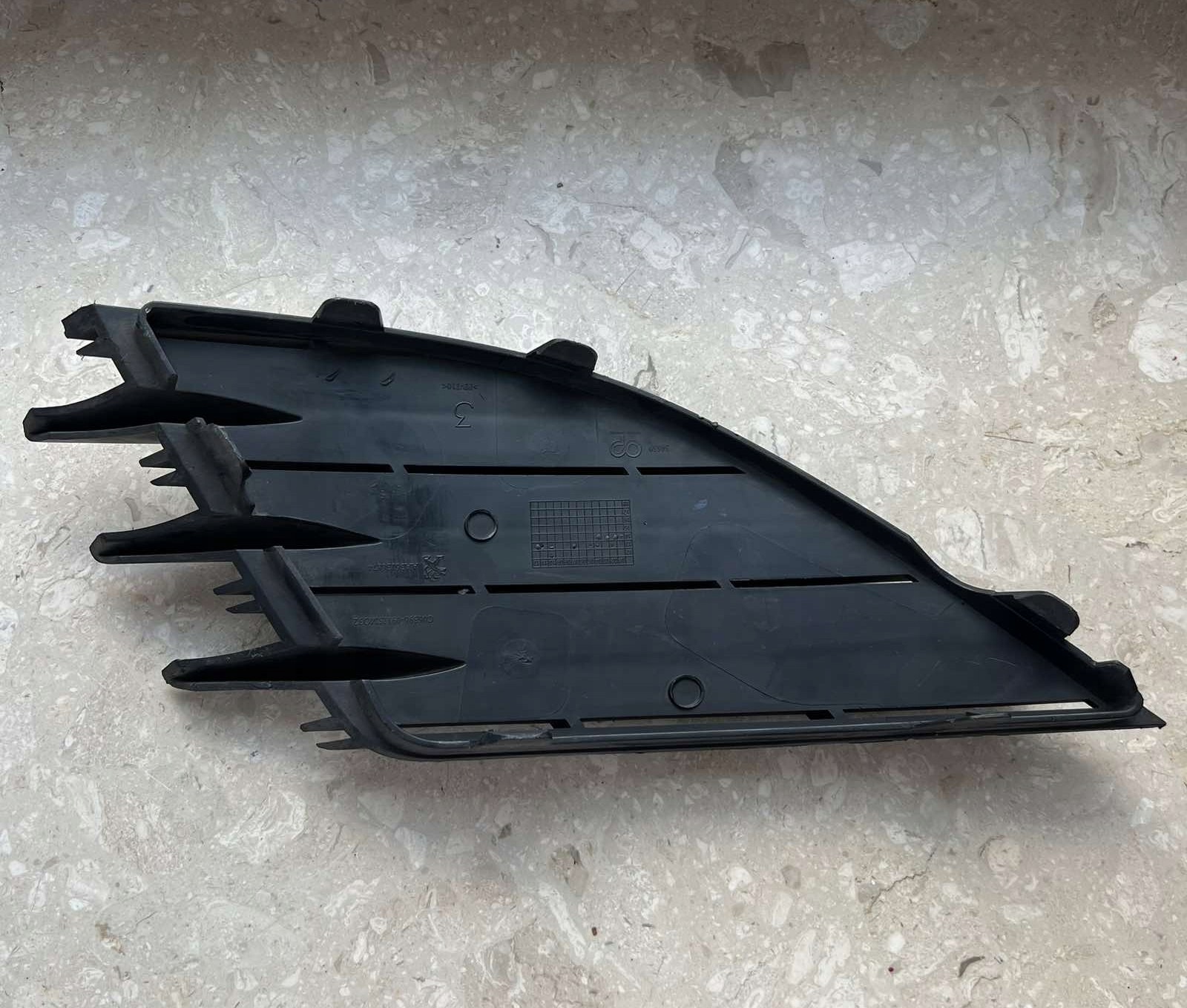 PEUGEOT 308 grid of a bumper left front front AA36136874
