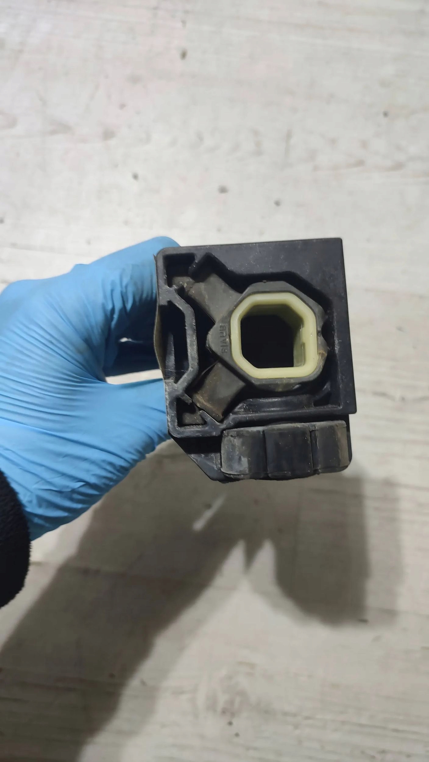Alfa Romeo Stelvio 2021 bracket / holder radiator
