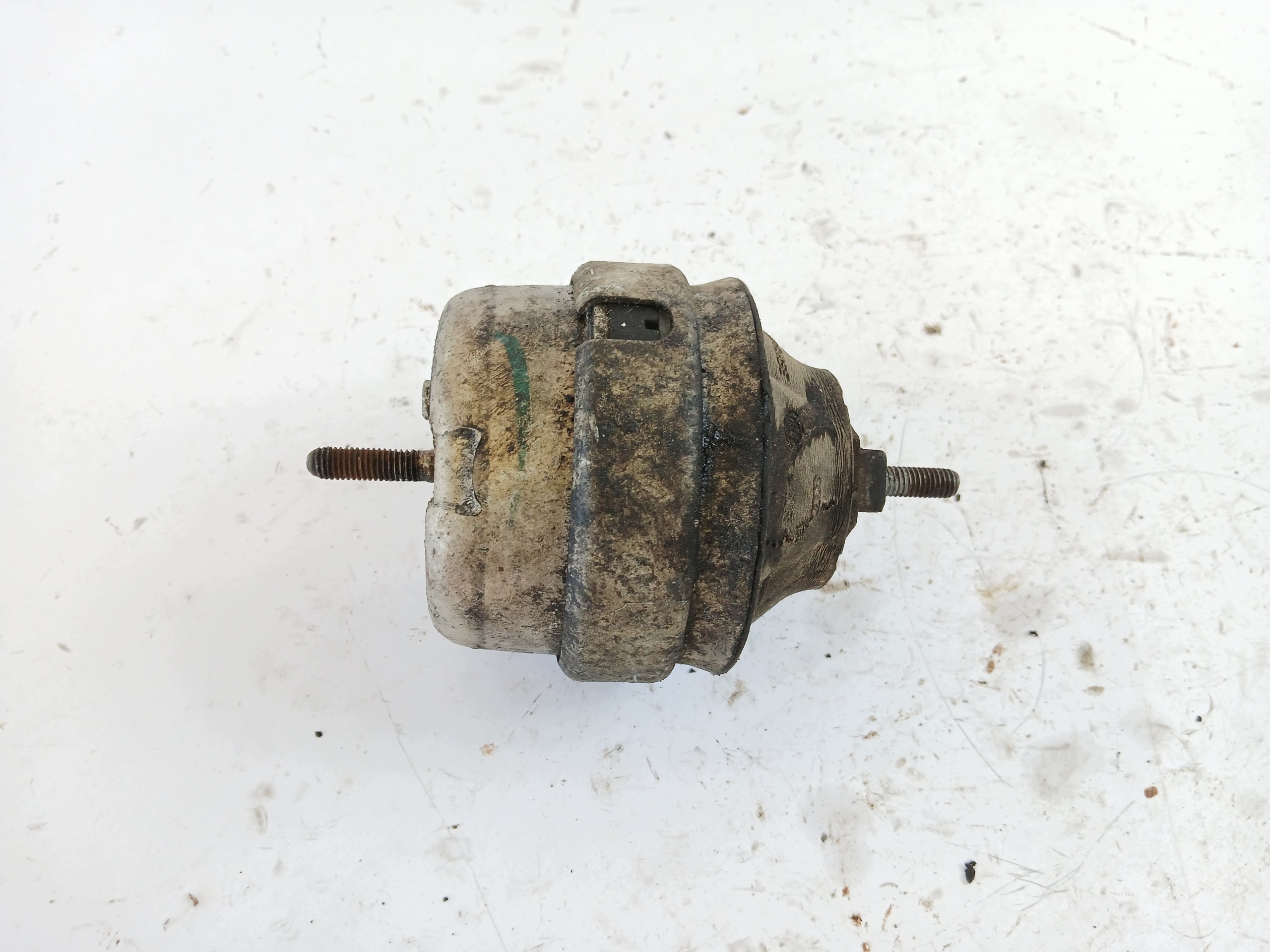AUDI A6 C5 VW PASSAT B5 szilentblokk 8D0199379J