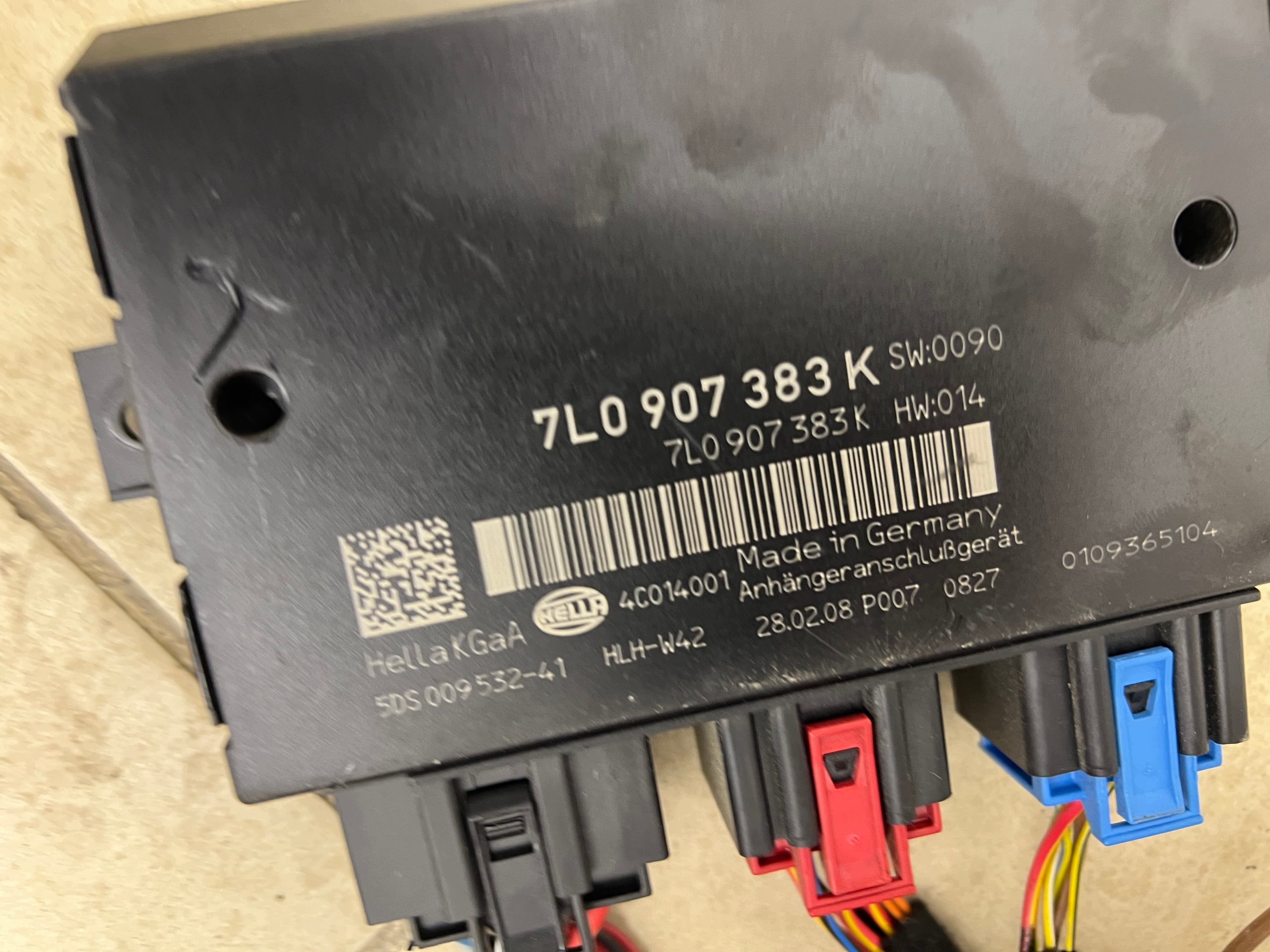 tow bundle module 7P6 VW TOUAREG and 7L LIFT 7L6803921Q KOMPLET