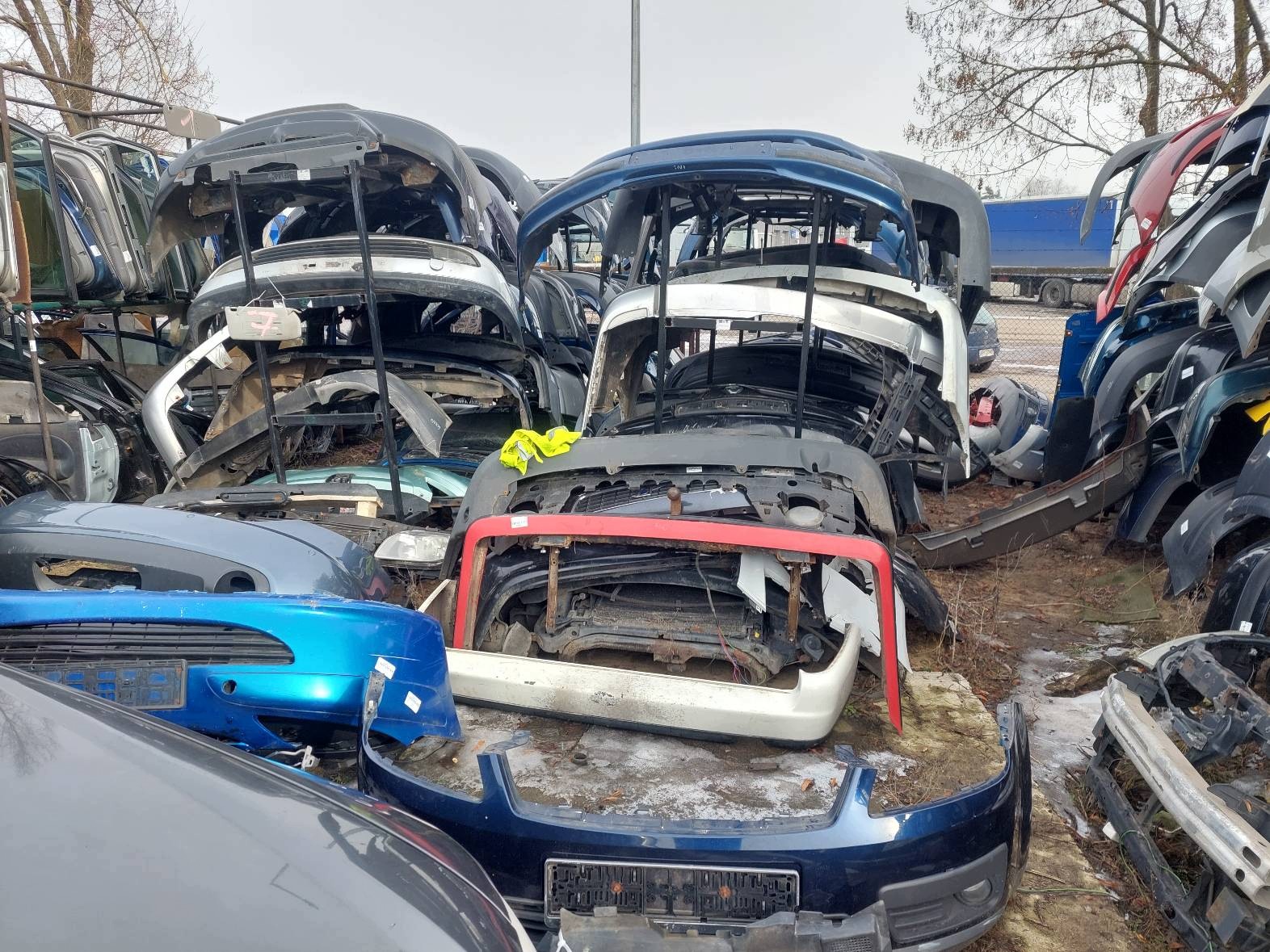 nárazník záď LAND ROVER FREELANDER a 5 dveře