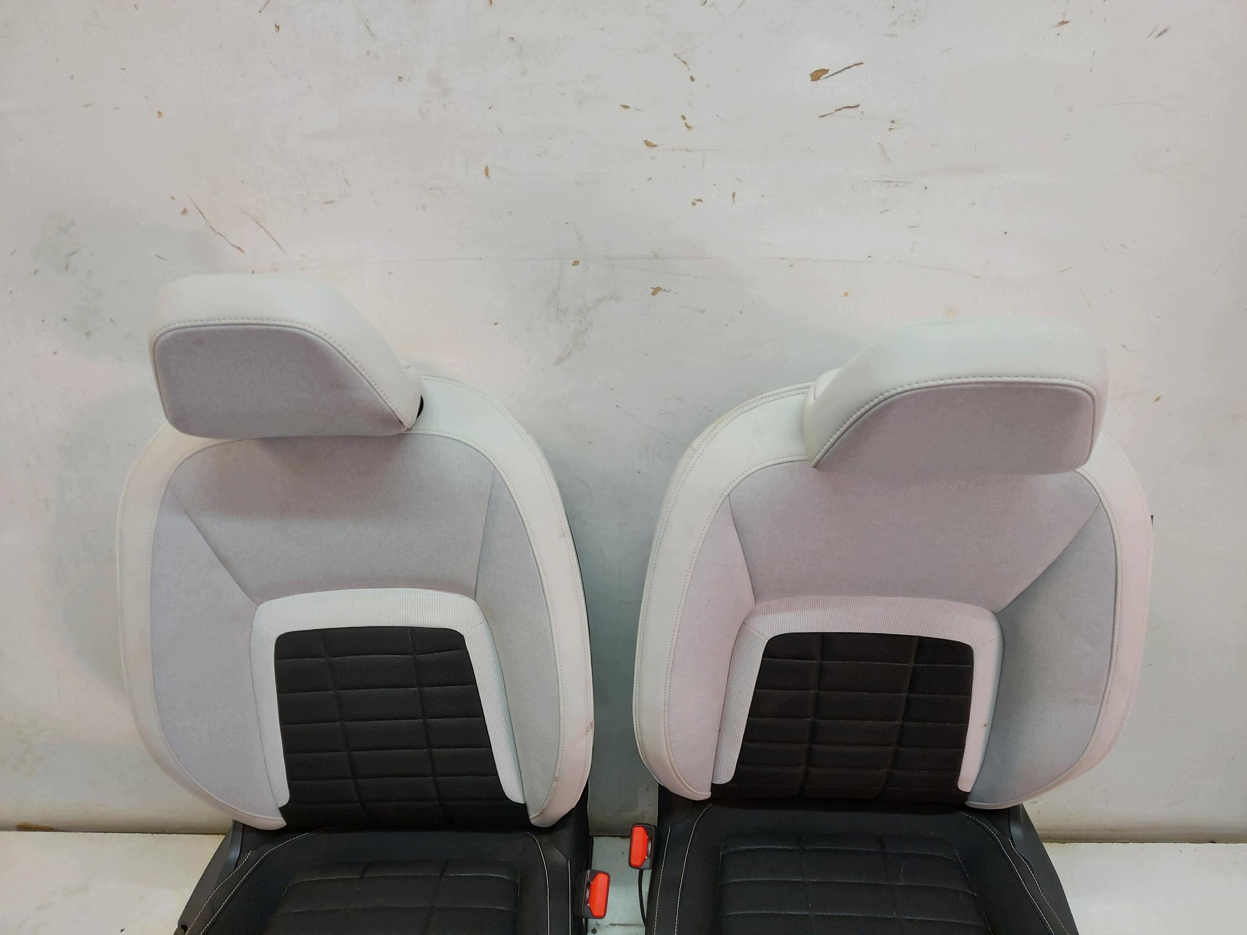 Citroen C3 IV 4 2025 1.2 THP HN09 KANAPY seats front rear part