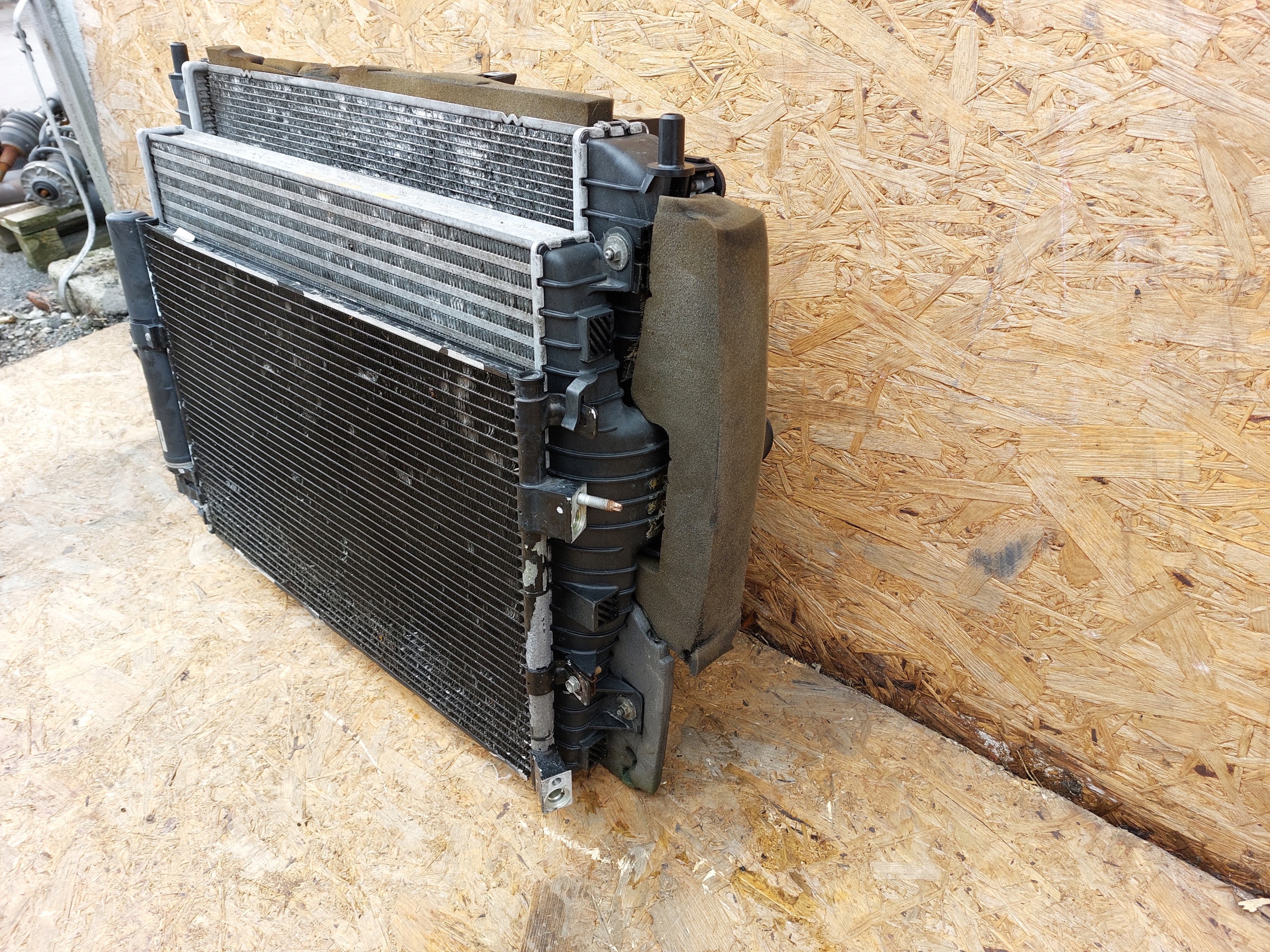 chladiče komplet ventilátor 11-15 Jaguar XF X250