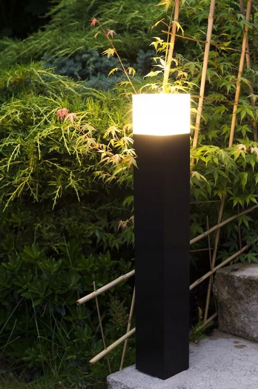Záhradný stĺpik na osvetlenie príjazdovej cesty chodníka Cube štvorcový