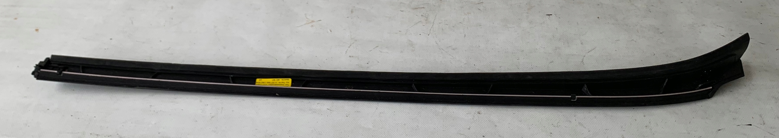 moulding left windows CZOLOWEJ MERCEDES E 207 CABRIO