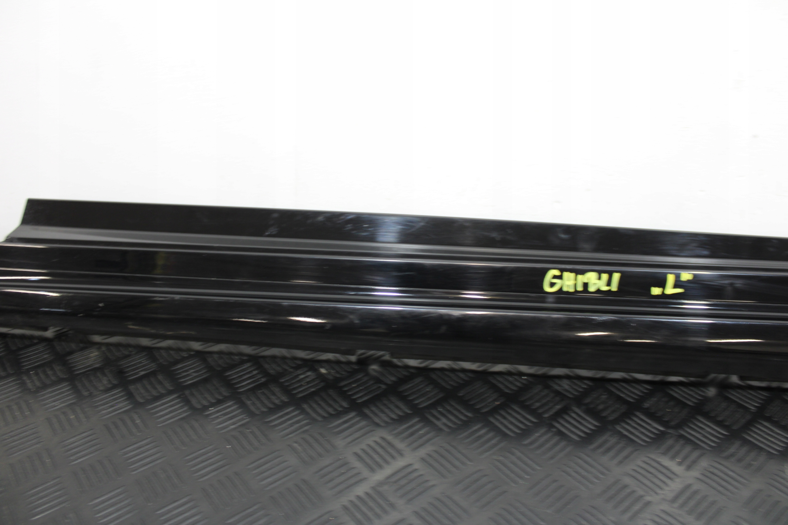 cap threshold threshold left 670010789 MASERATI GHIBLI M157