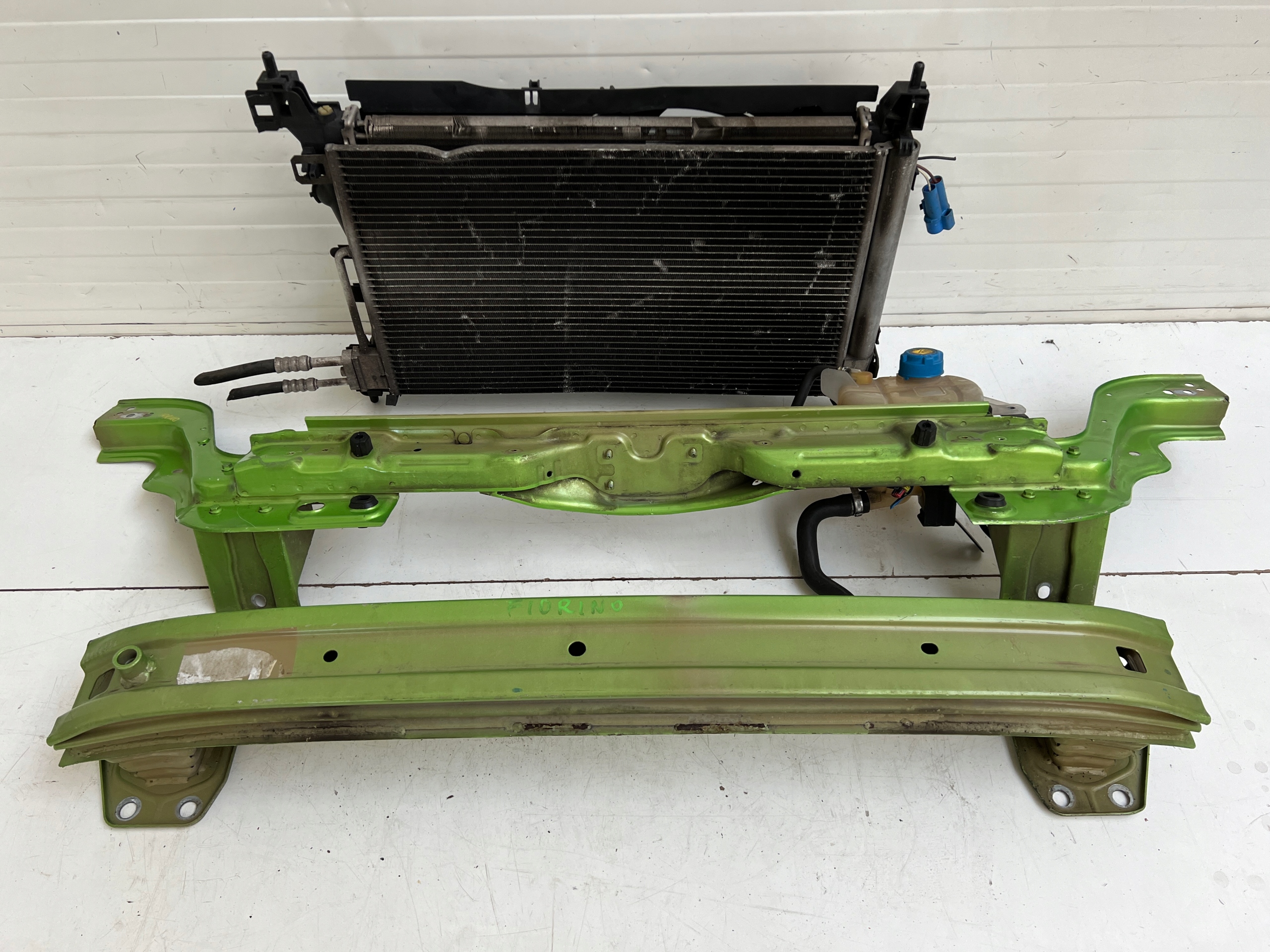 Pas przedni chłodnice Fiat Fiorino