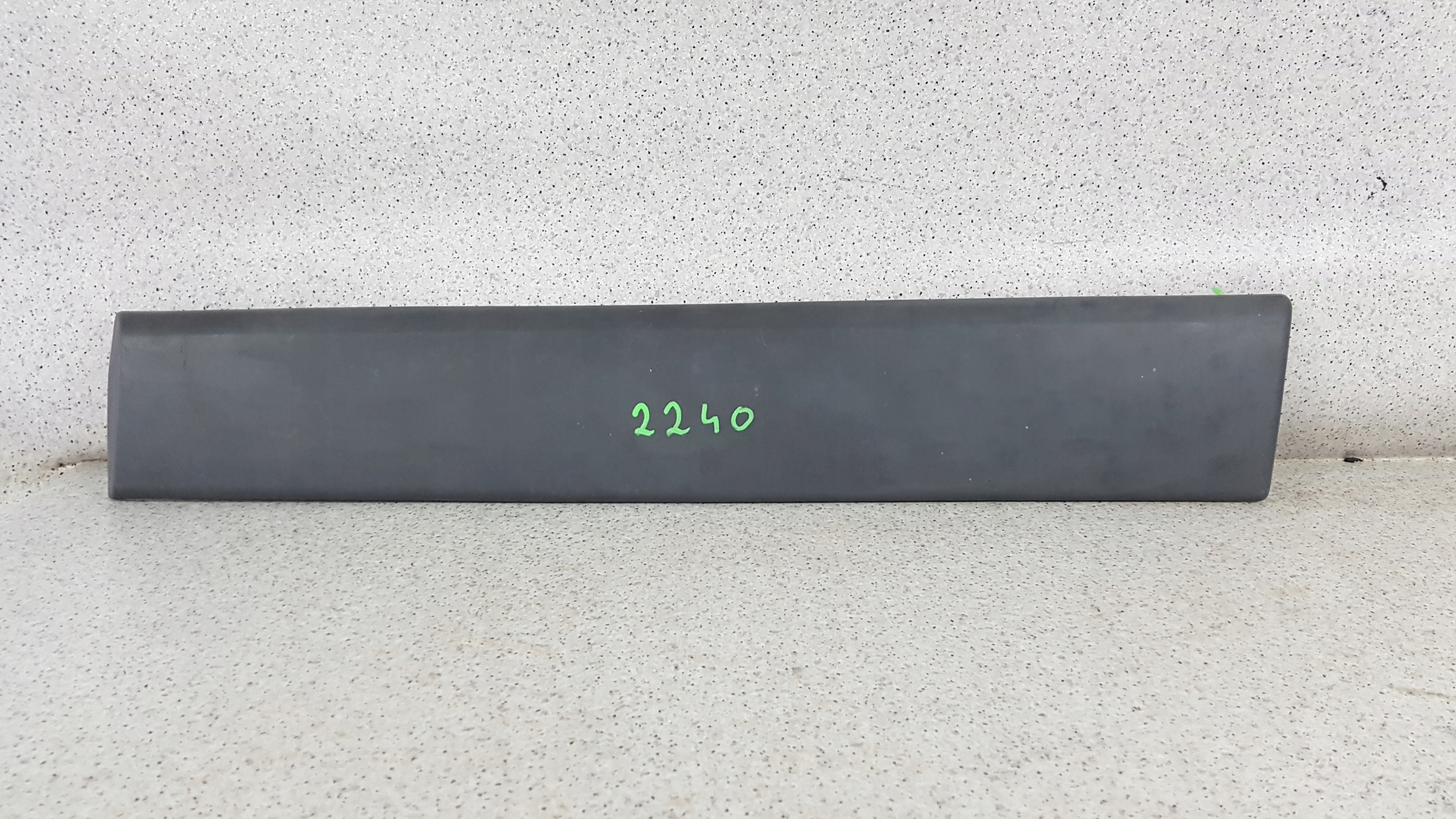 RENAULT TRAFIC OPEL VIVARO II LISTWA DRZWI LEWA 2240